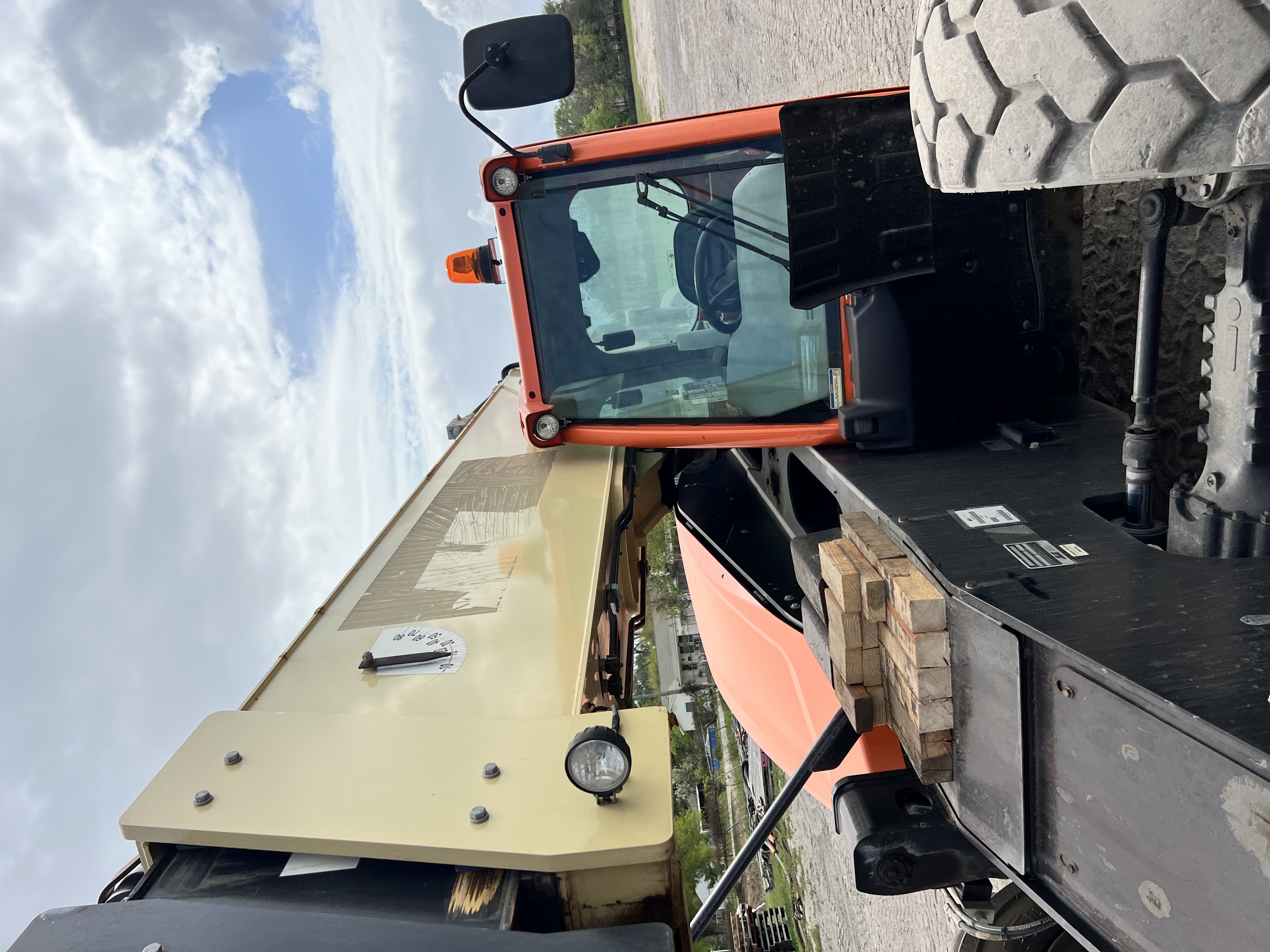 2017 JLG 1255 - Image 15