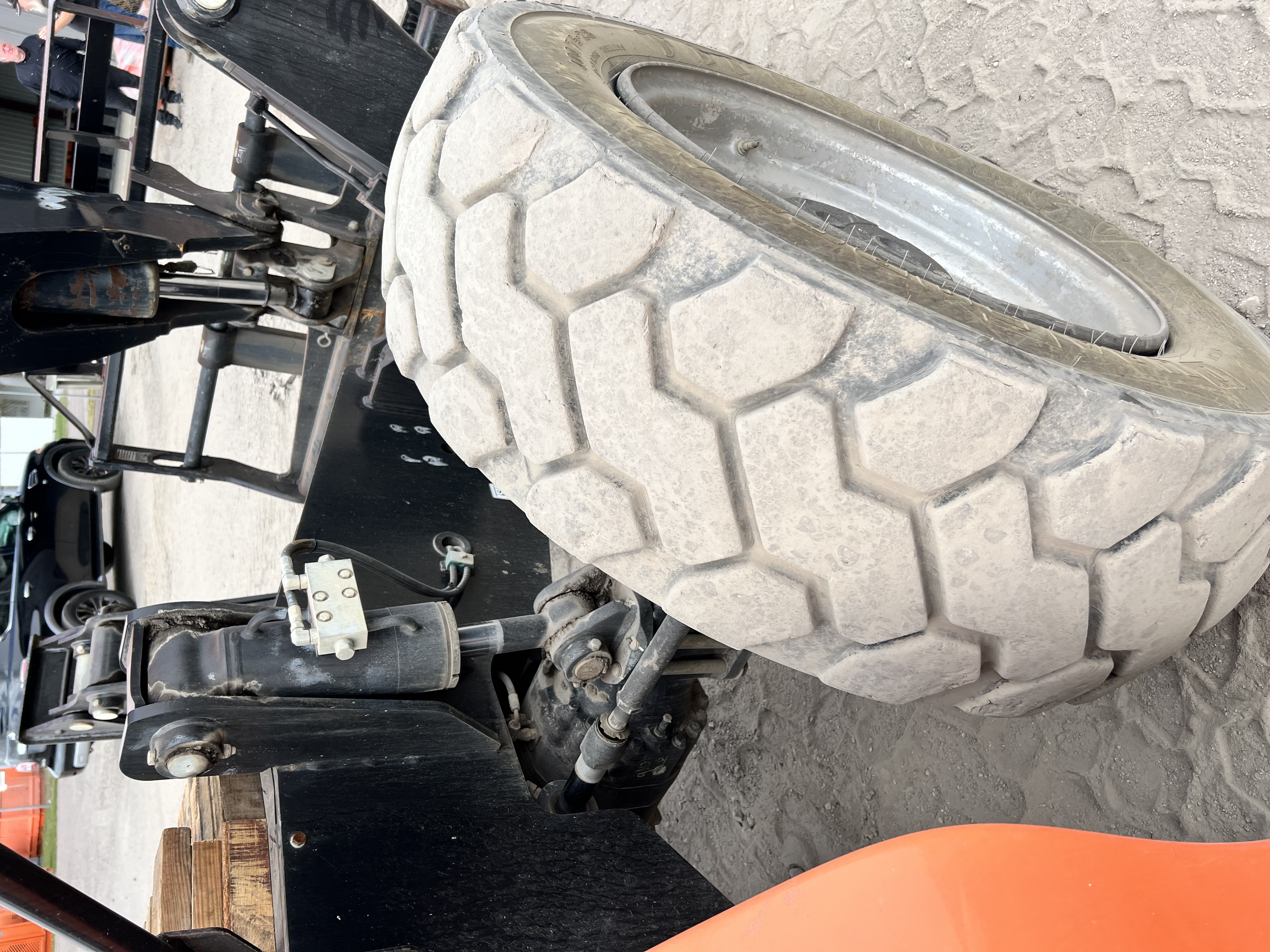 2017 JLG 1255 - Image 25