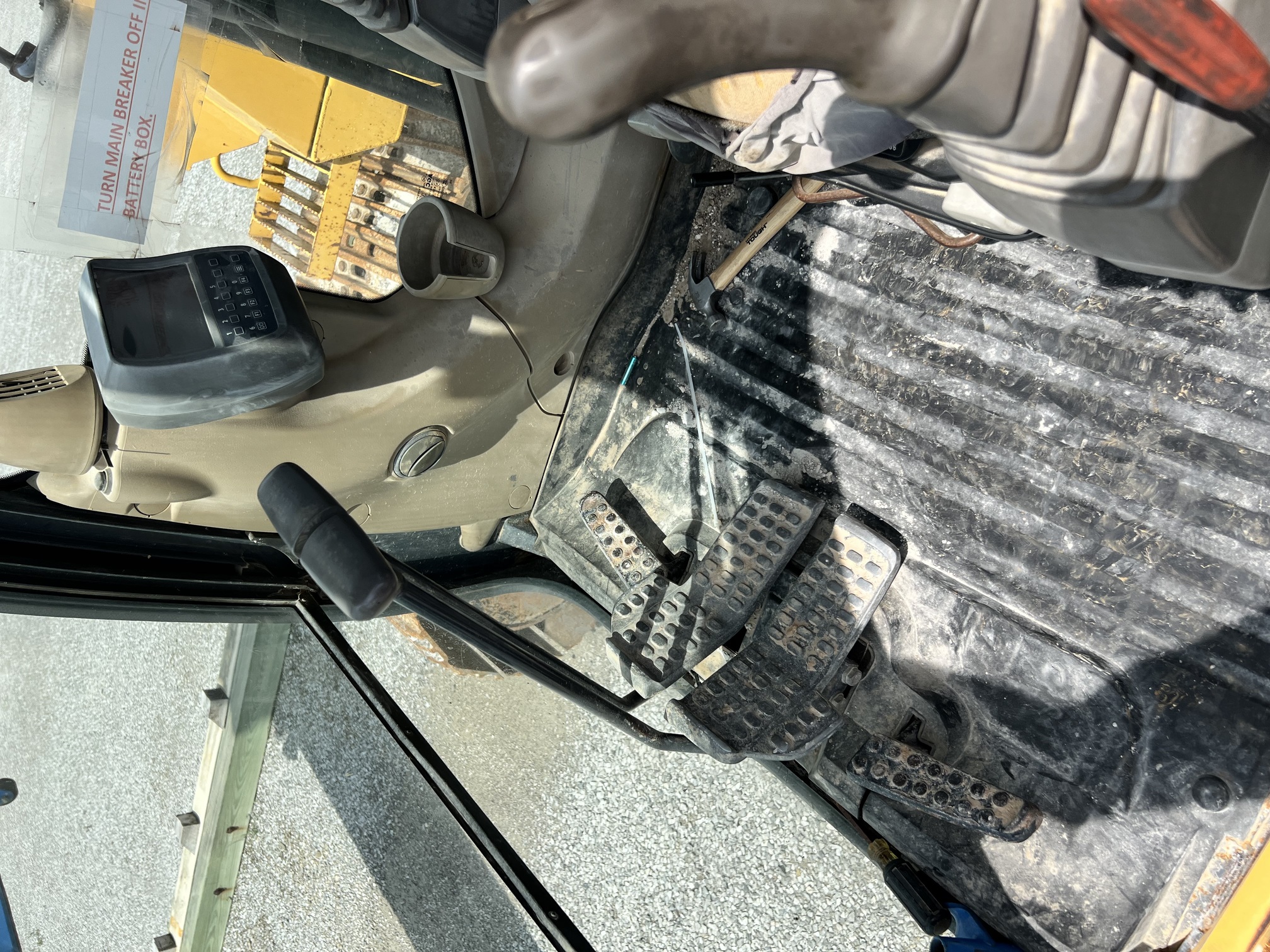 2011 DEERE 450D LC - Image 28