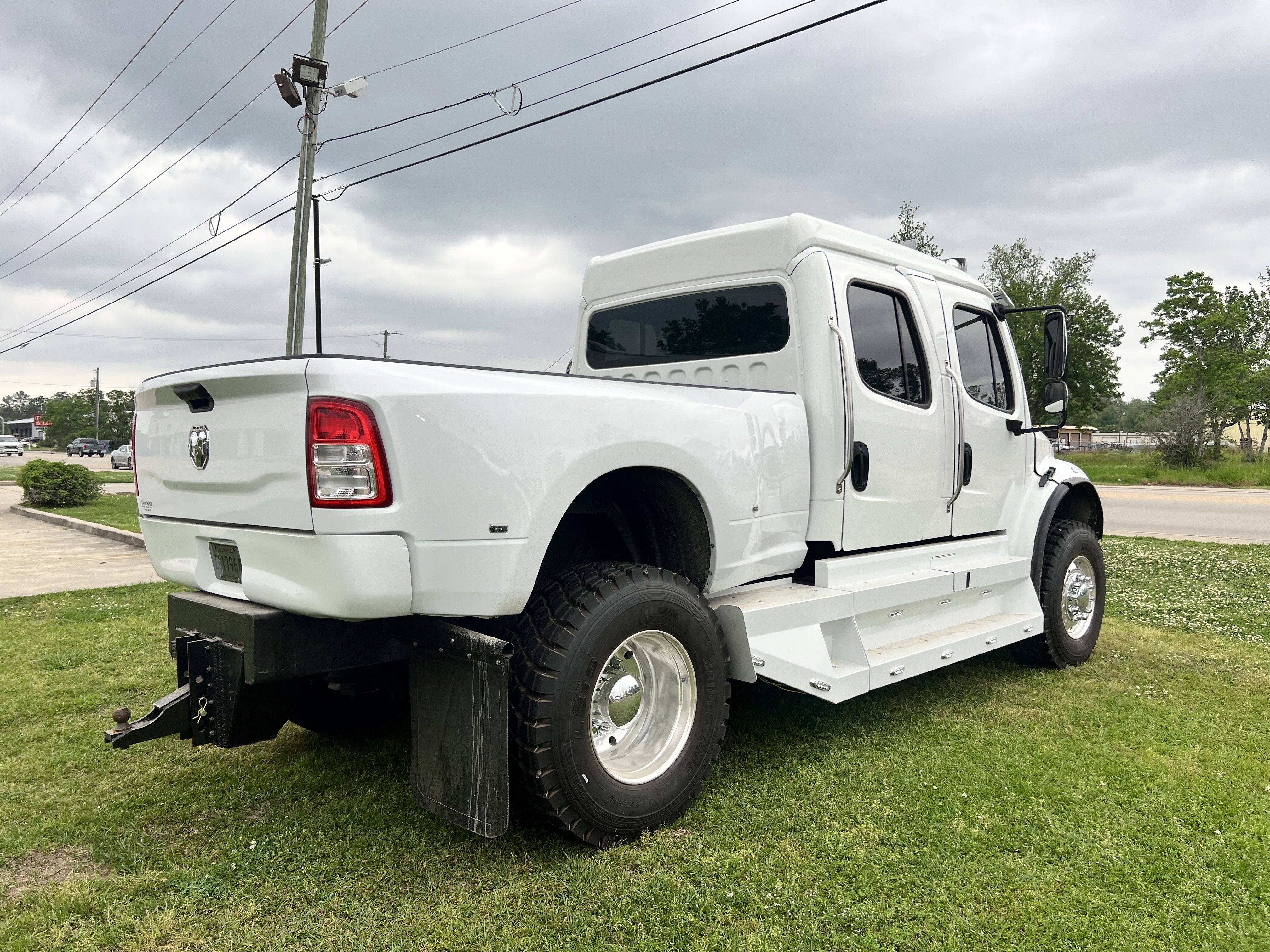 2014 FREIGHTLINER M2 Sport Chassis - view 3 of 39
