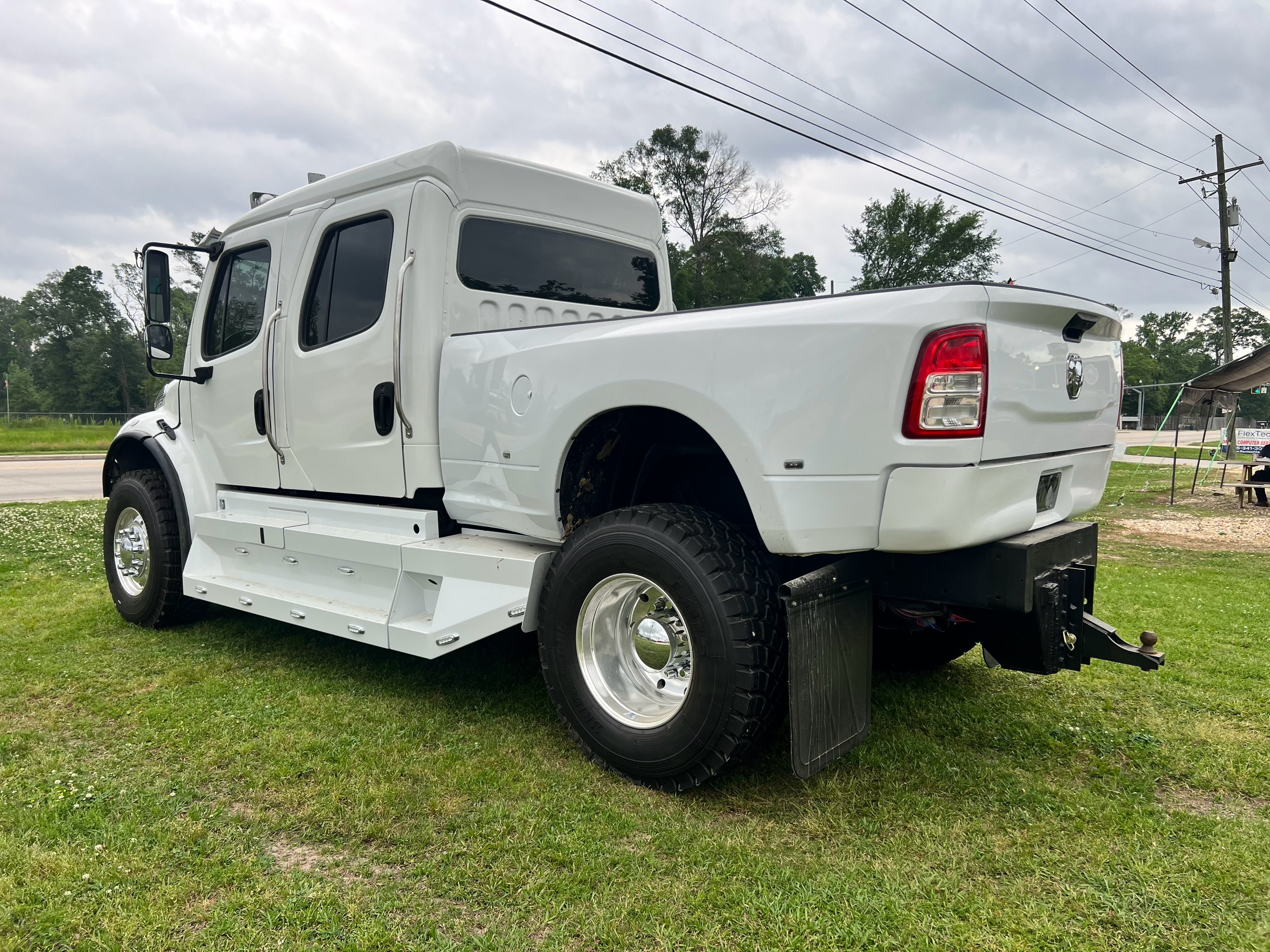 2014 FREIGHTLINER M2 Sport Chassis - view 5 of 39