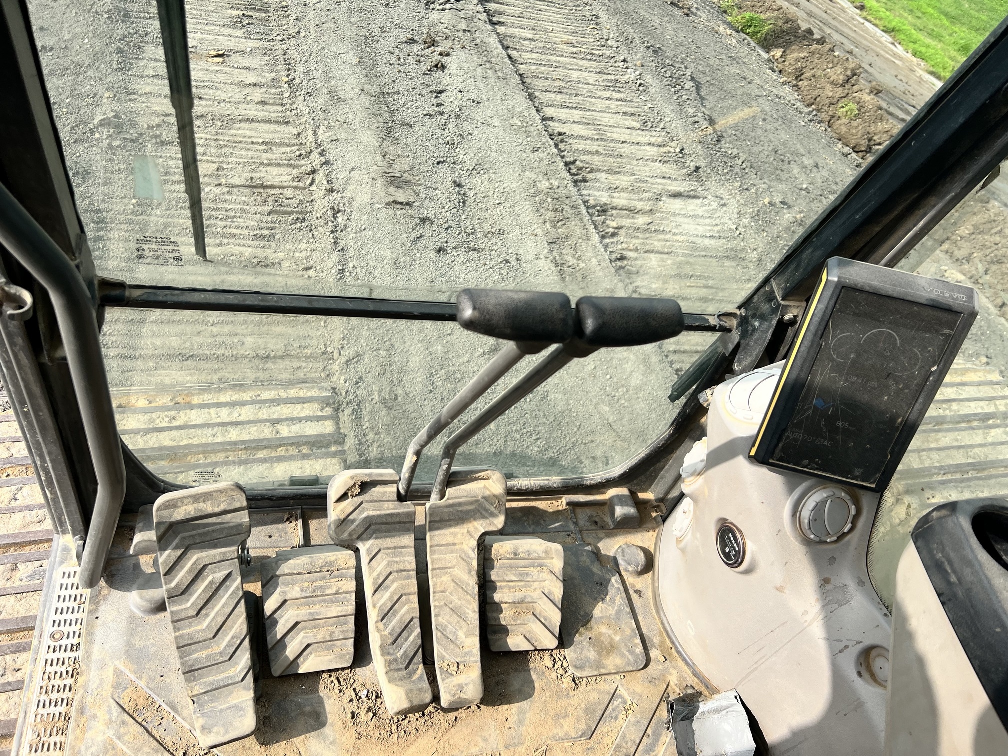 2018 VOLVO EC300ELR - view 12 of 44