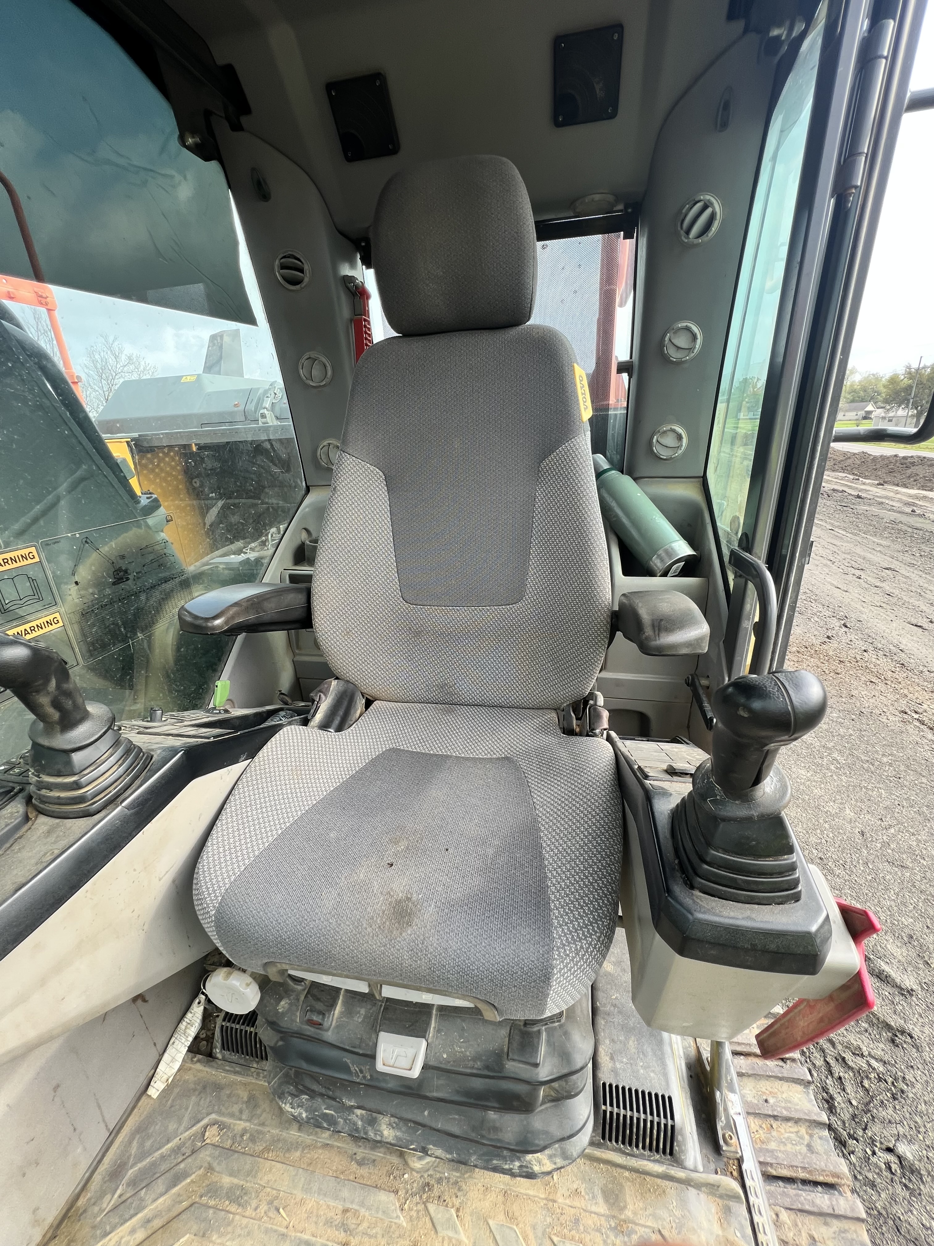 2018 VOLVO EC300ELR - Image 11