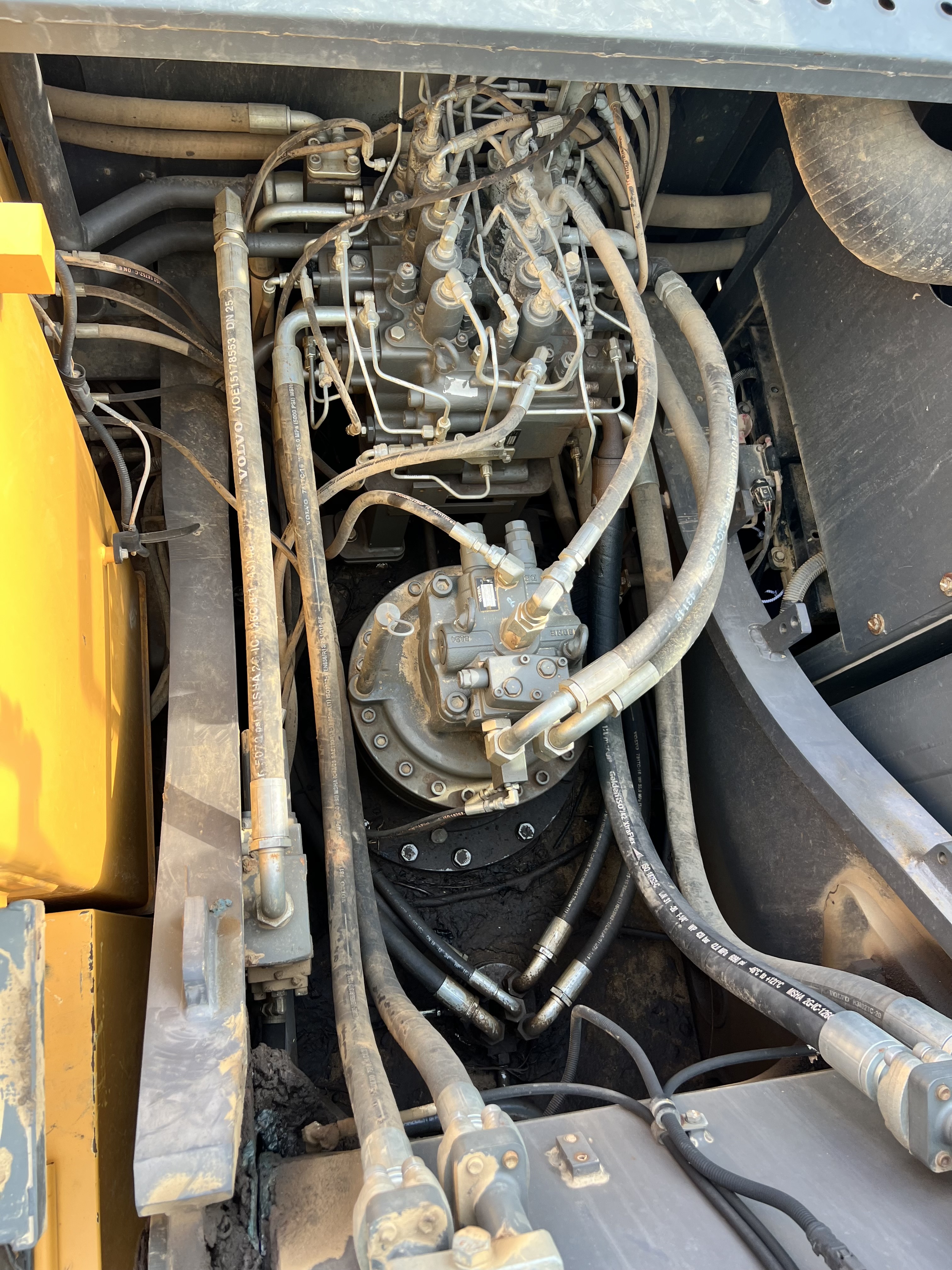 2018 VOLVO EC300ELR - Image 32