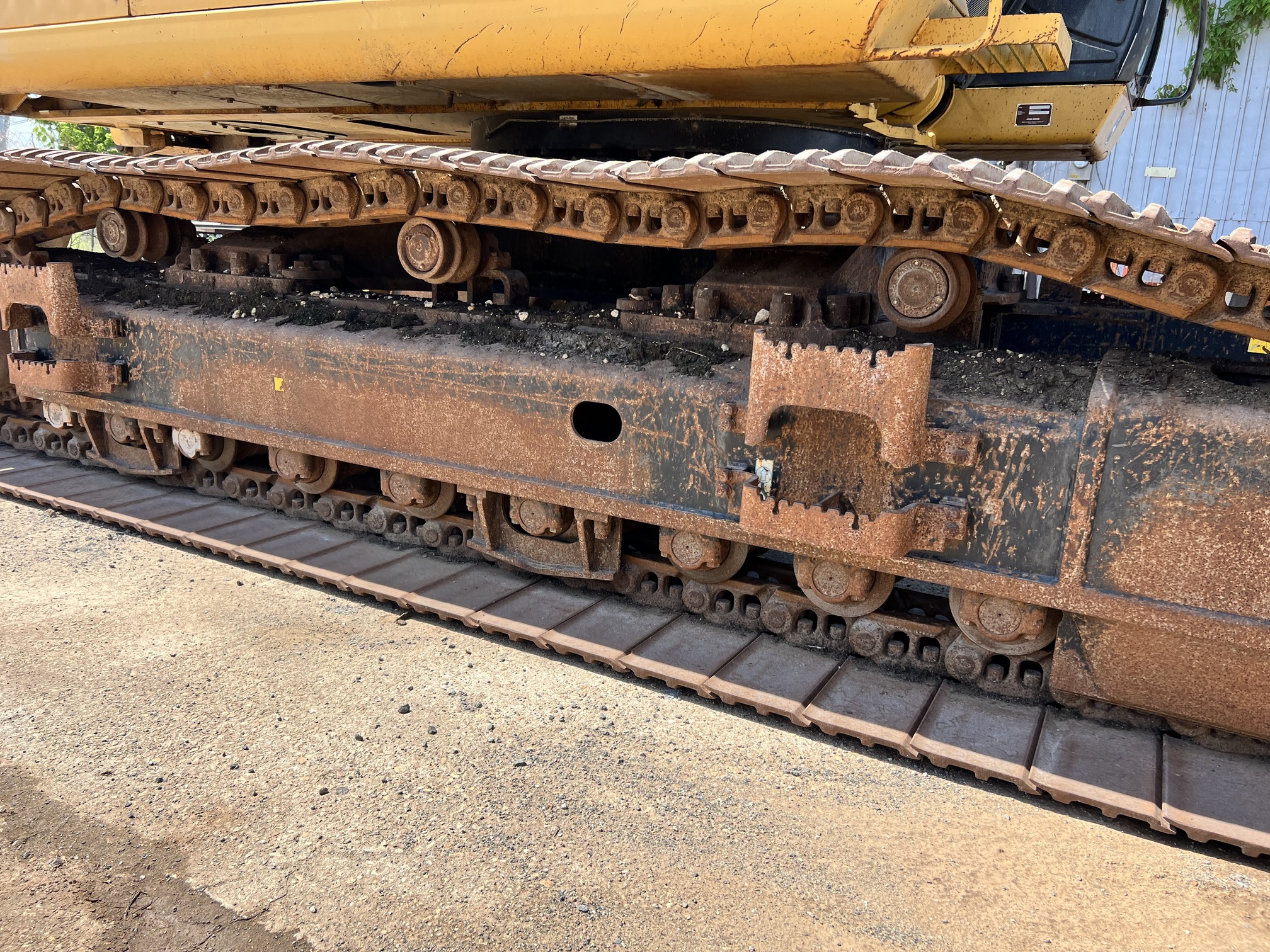 2012 DEERE 470G LC - Image 16