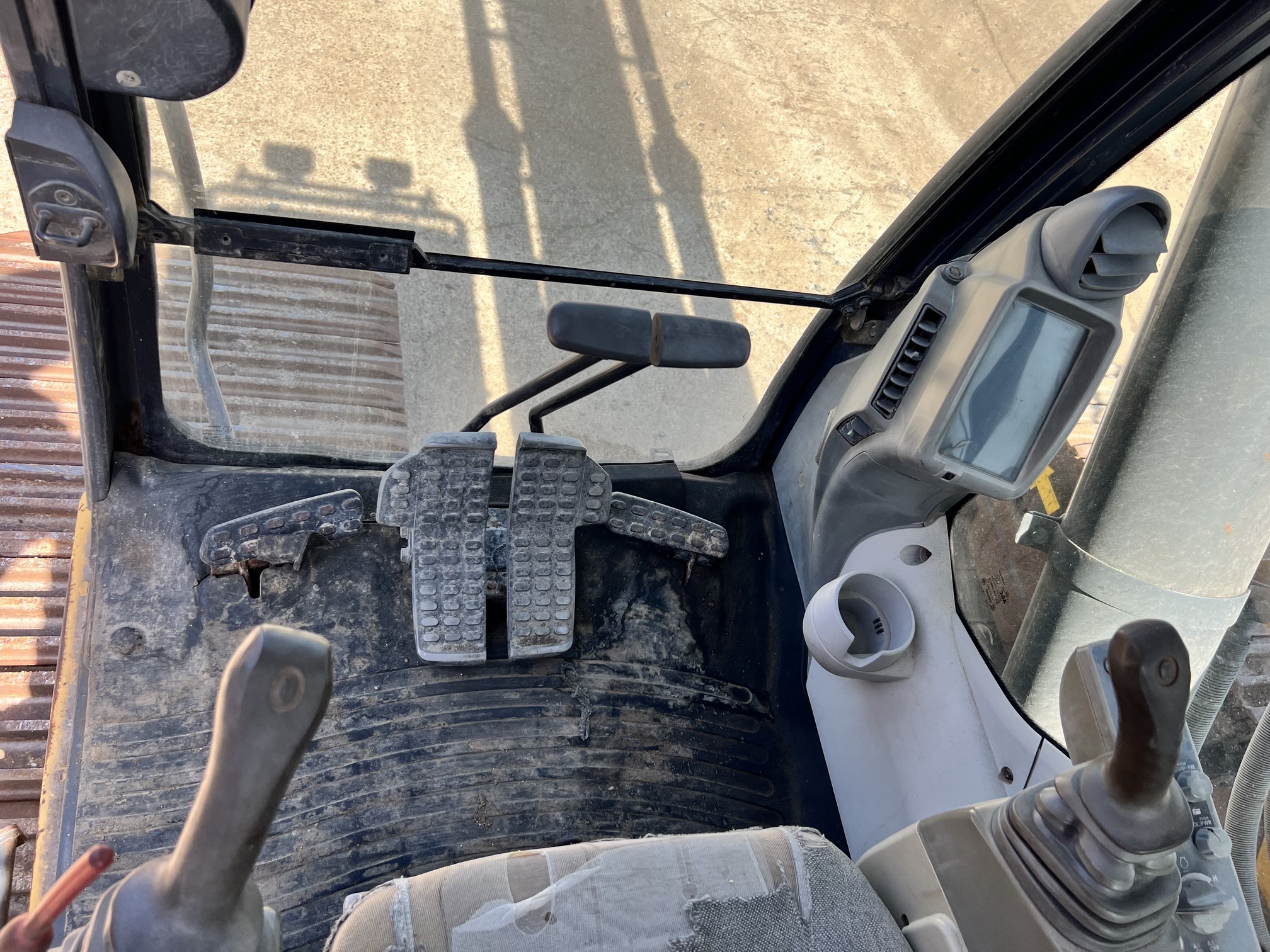 2012 DEERE 470G LC - Image 30