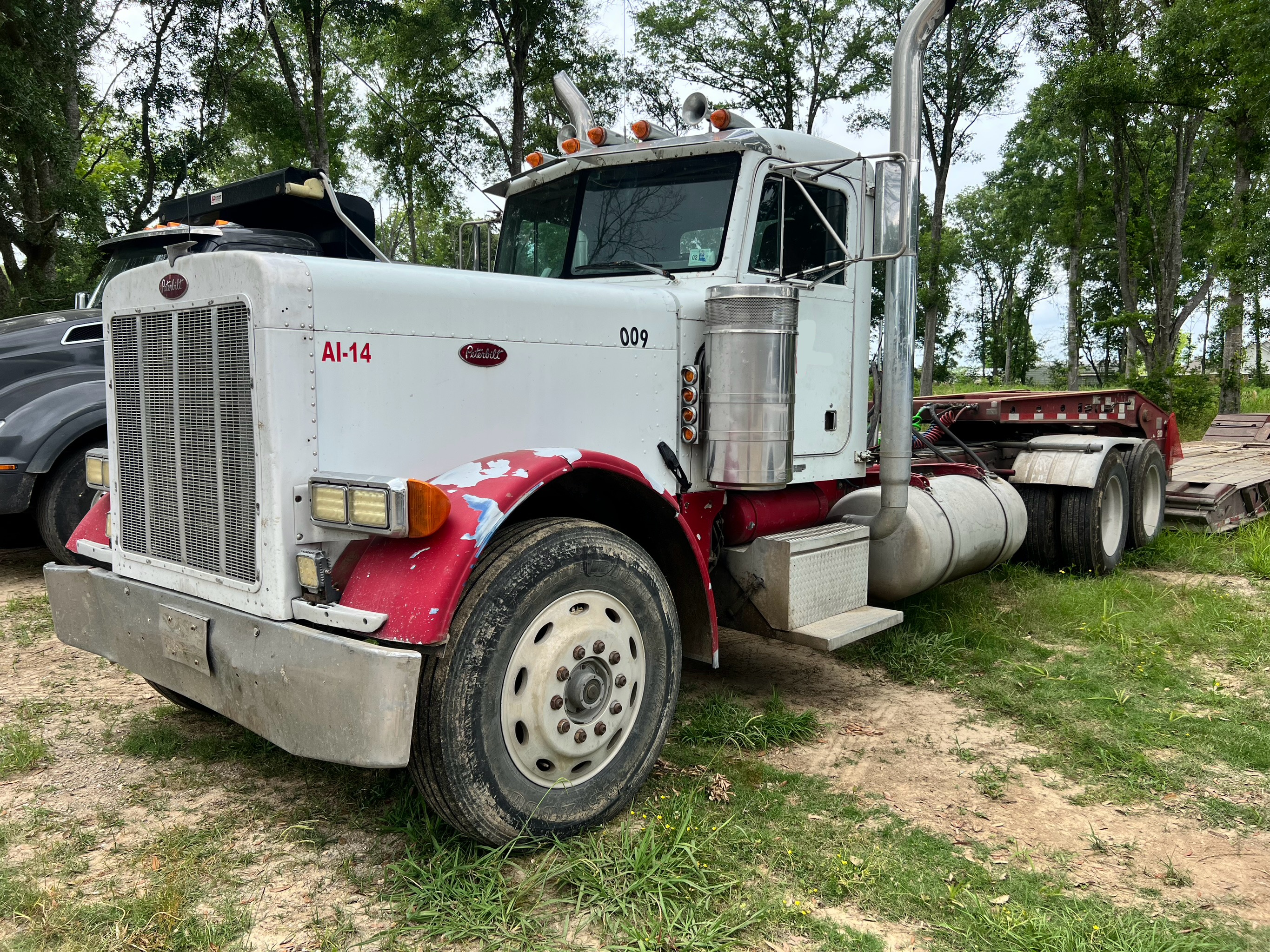 1990 PETERBILT 379