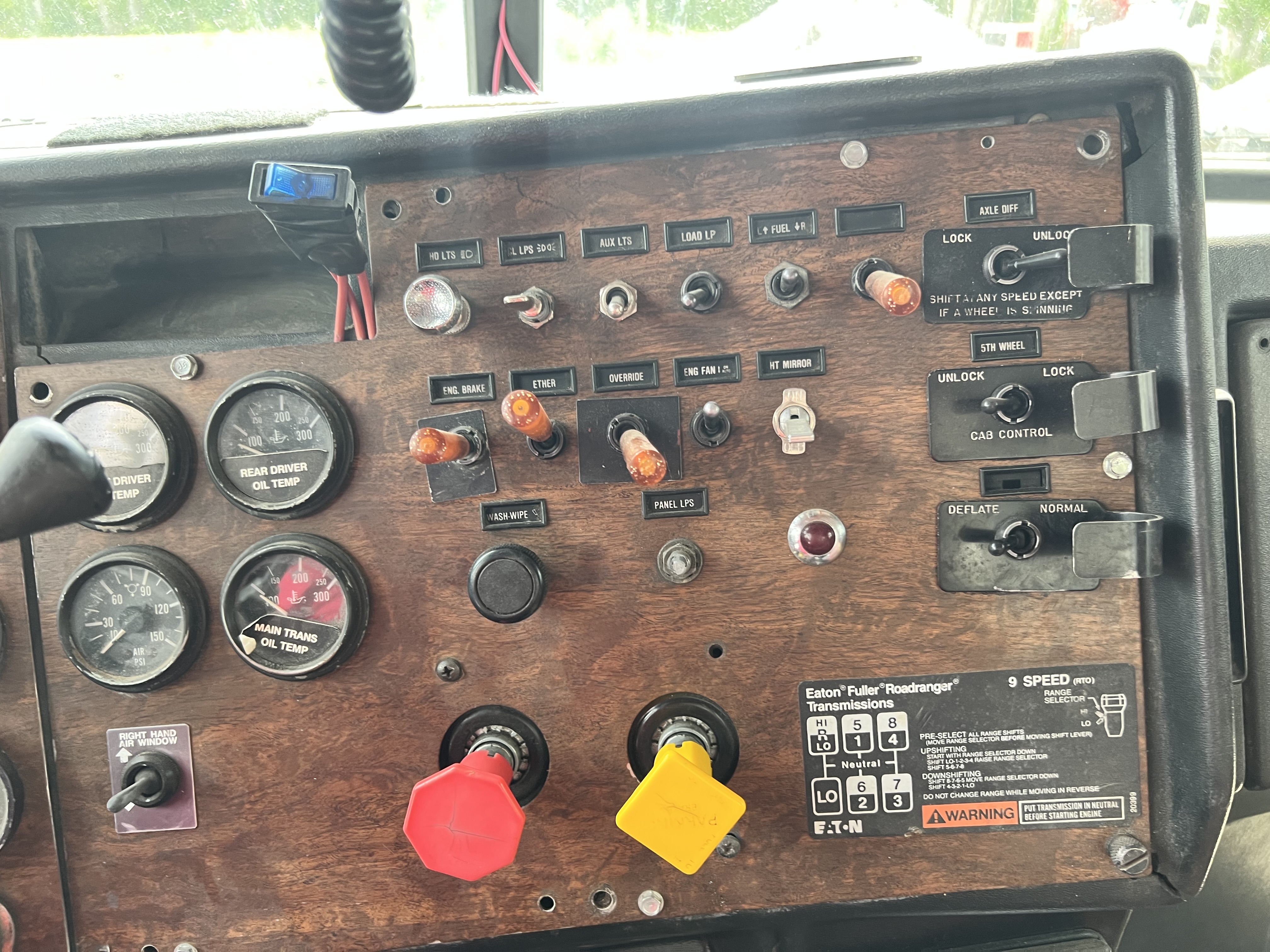 1990 PETERBILT 379 - Image 12