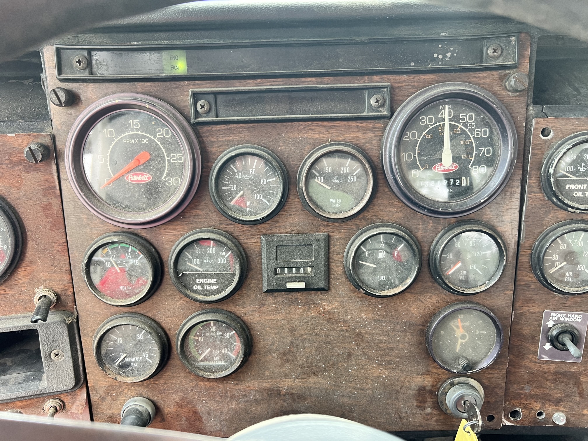 1990 PETERBILT 379 - Image 13