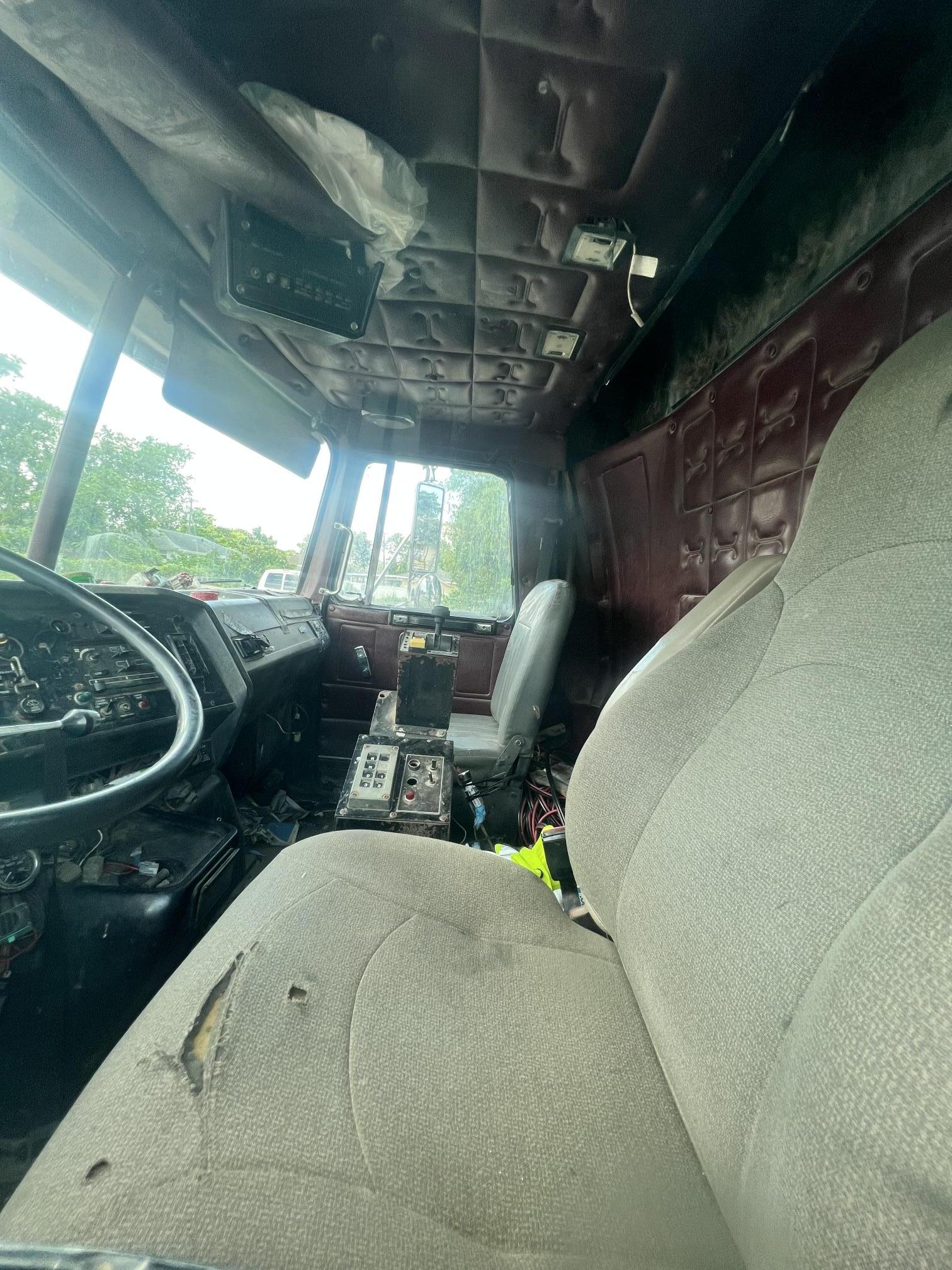 1994 WHITE/GMC AutoCar - view 16 of 16