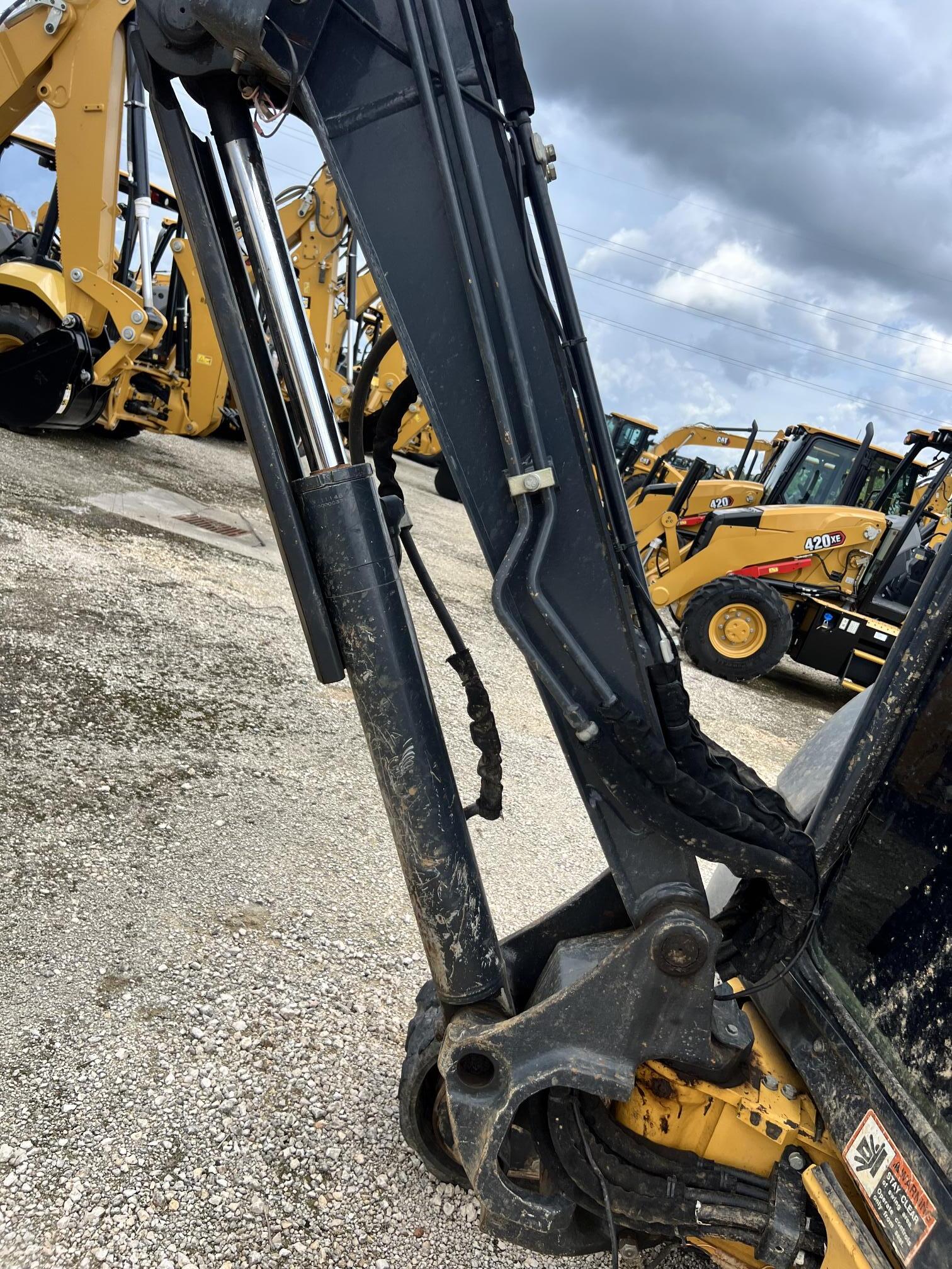 2017 DEERE 35G - view 10 of 31