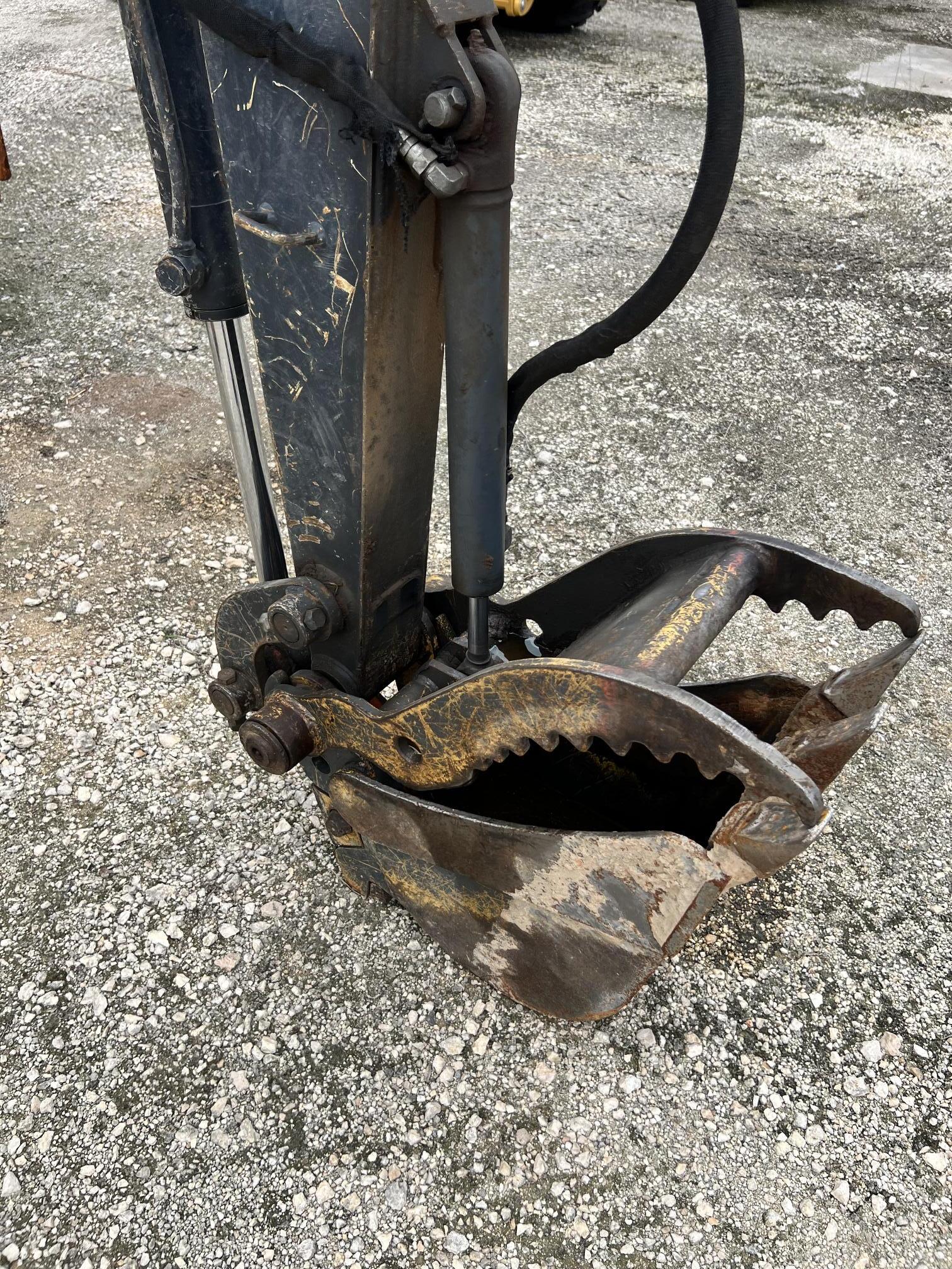 2017 DEERE 35G - Image 11