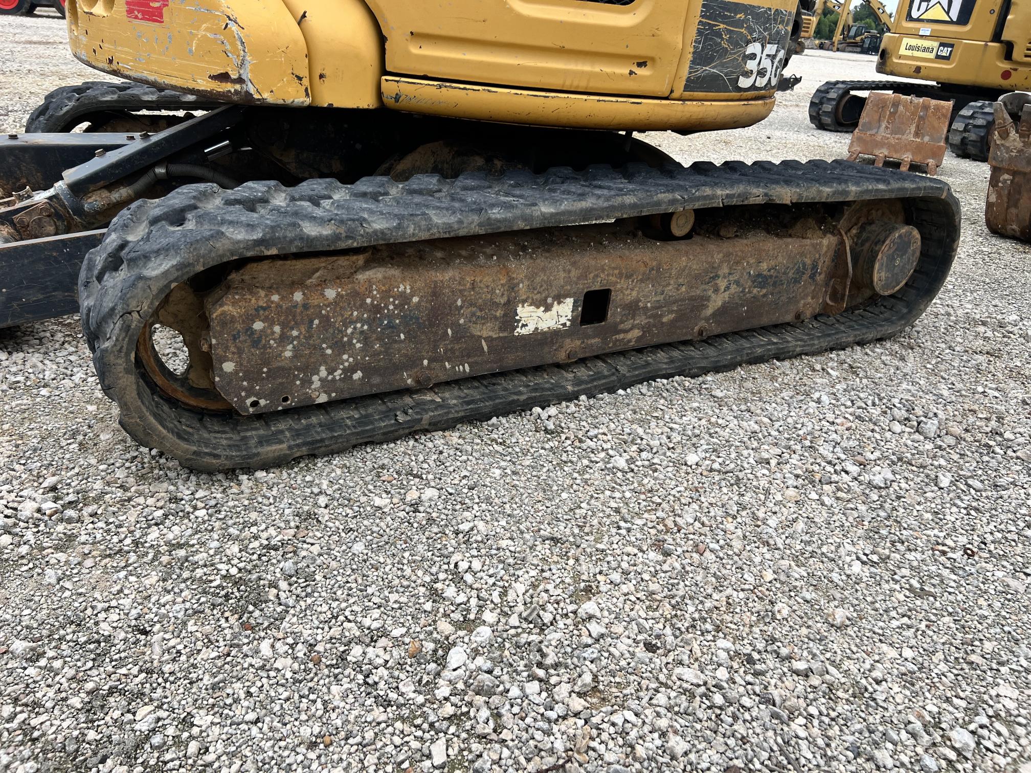 2017 DEERE 35G - Image 16