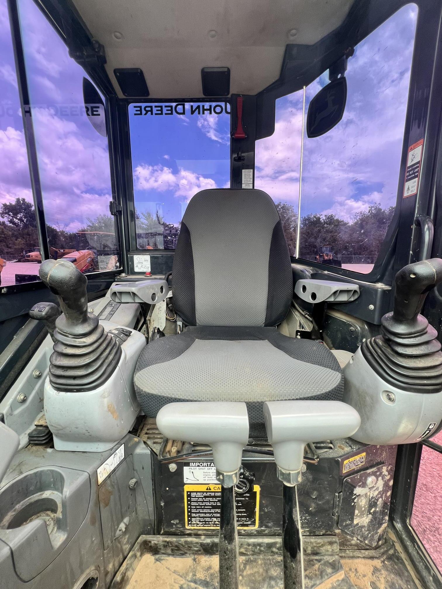 2017 DEERE 35G - Image 22
