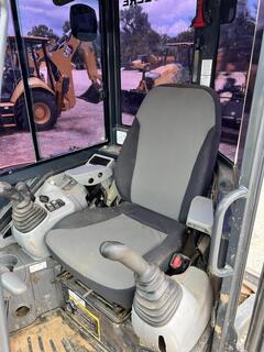 2017 DEERE 35G - Image 23