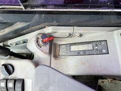 2017 DEERE 35G - Image 28