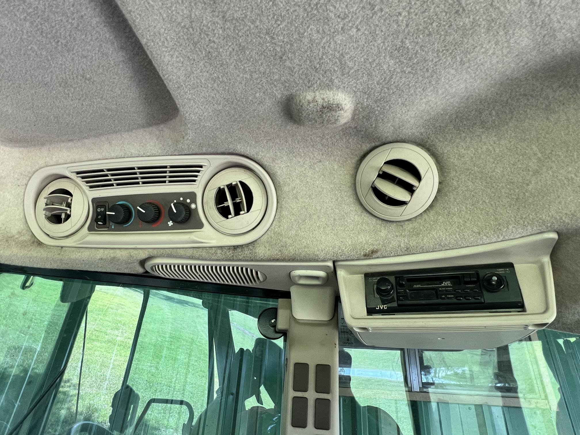 2015 JOHN DEERE 5101E - Image 38