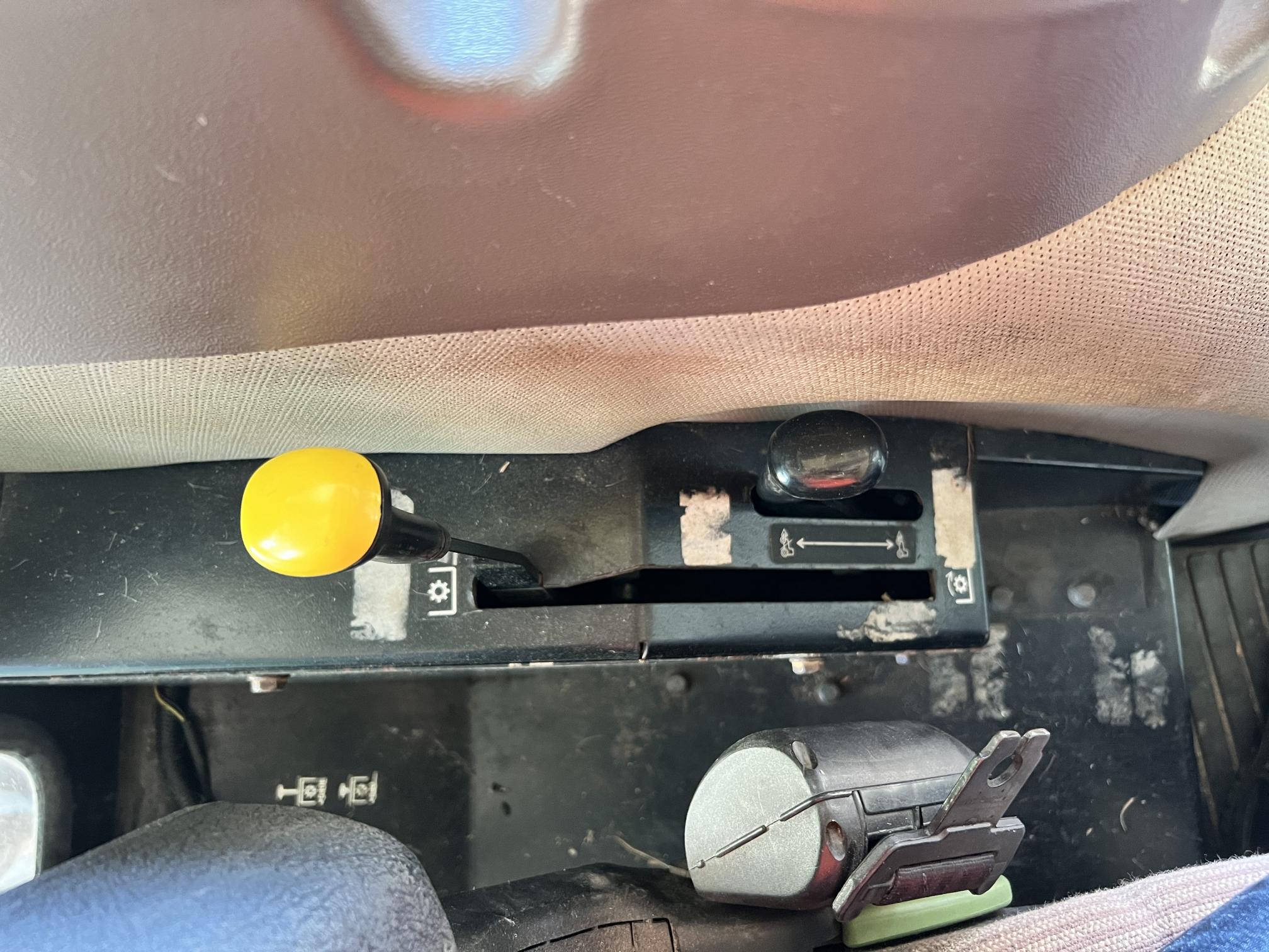 2015 JOHN DEERE 5101E - Image 36