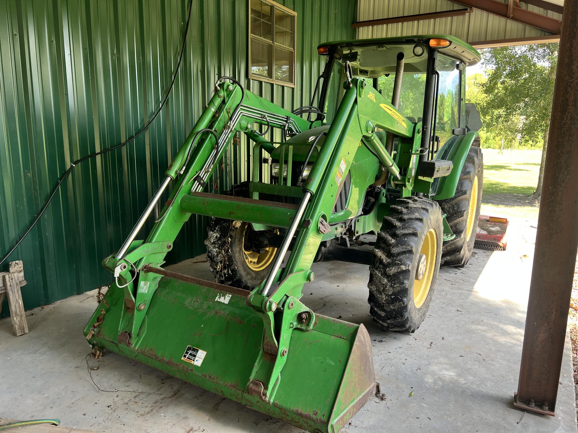 2015 JOHN DEERE 5101E - view 2 of 43