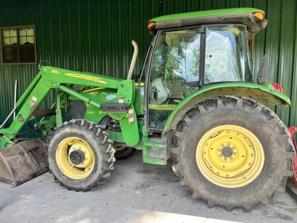 2015 JOHN DEERE 5101E