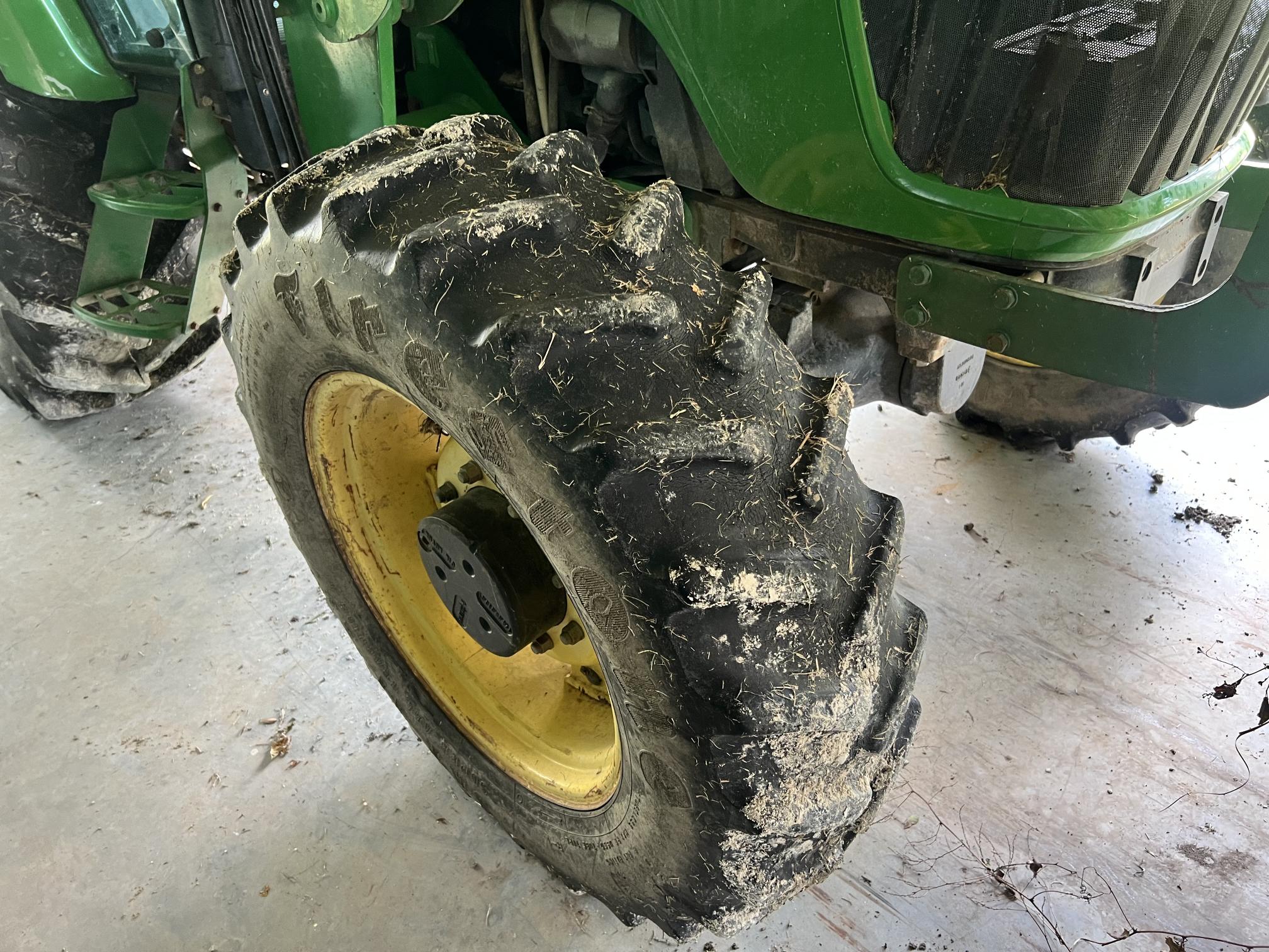 2015 JOHN DEERE 5101E - Image 10