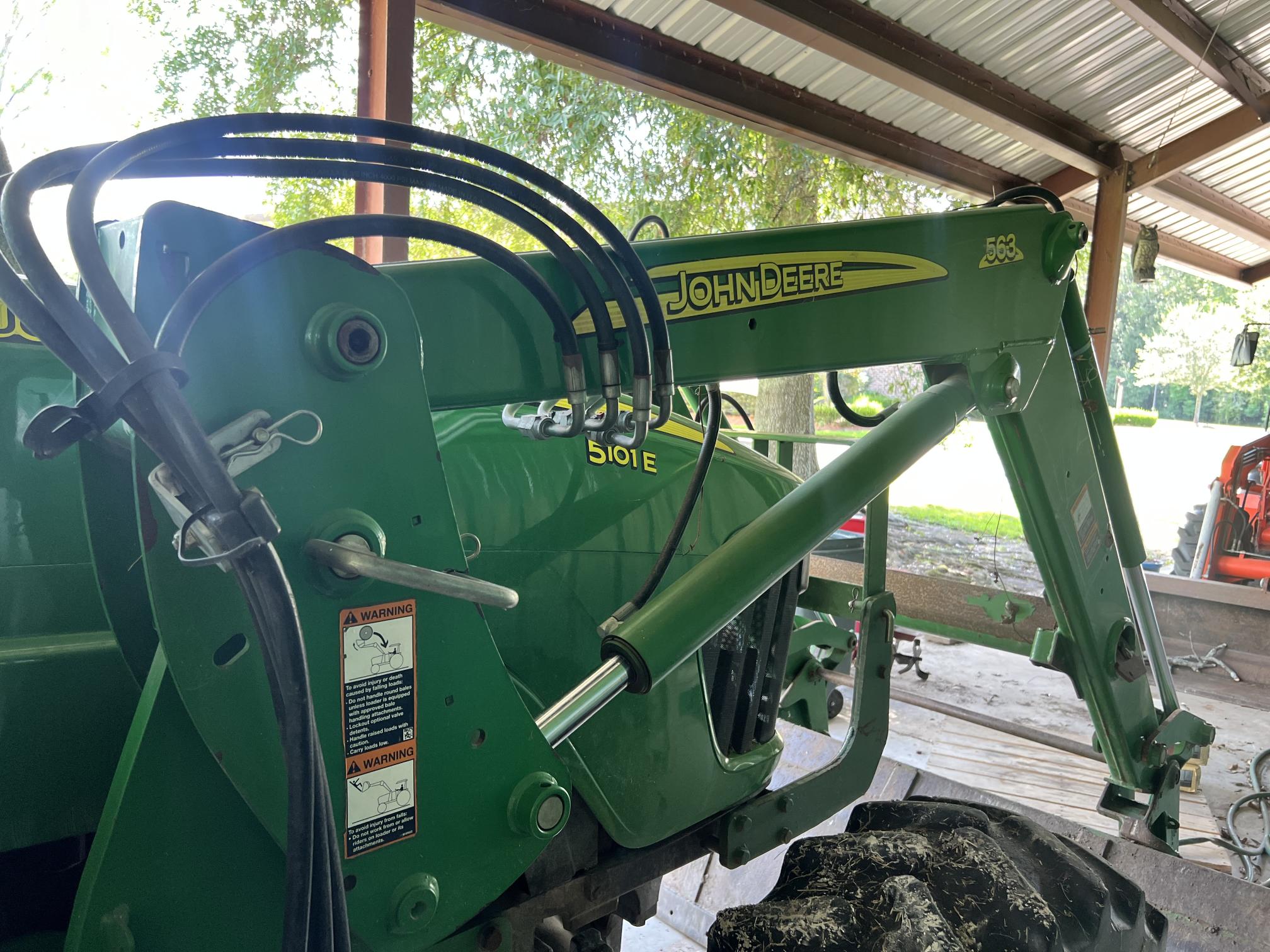 2015 JOHN DEERE 5101E - Image 27