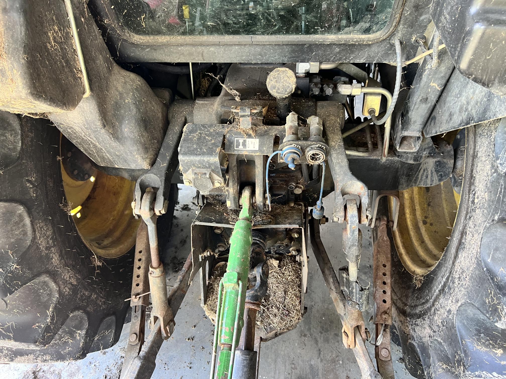 2015 JOHN DEERE 5101E - Image 30