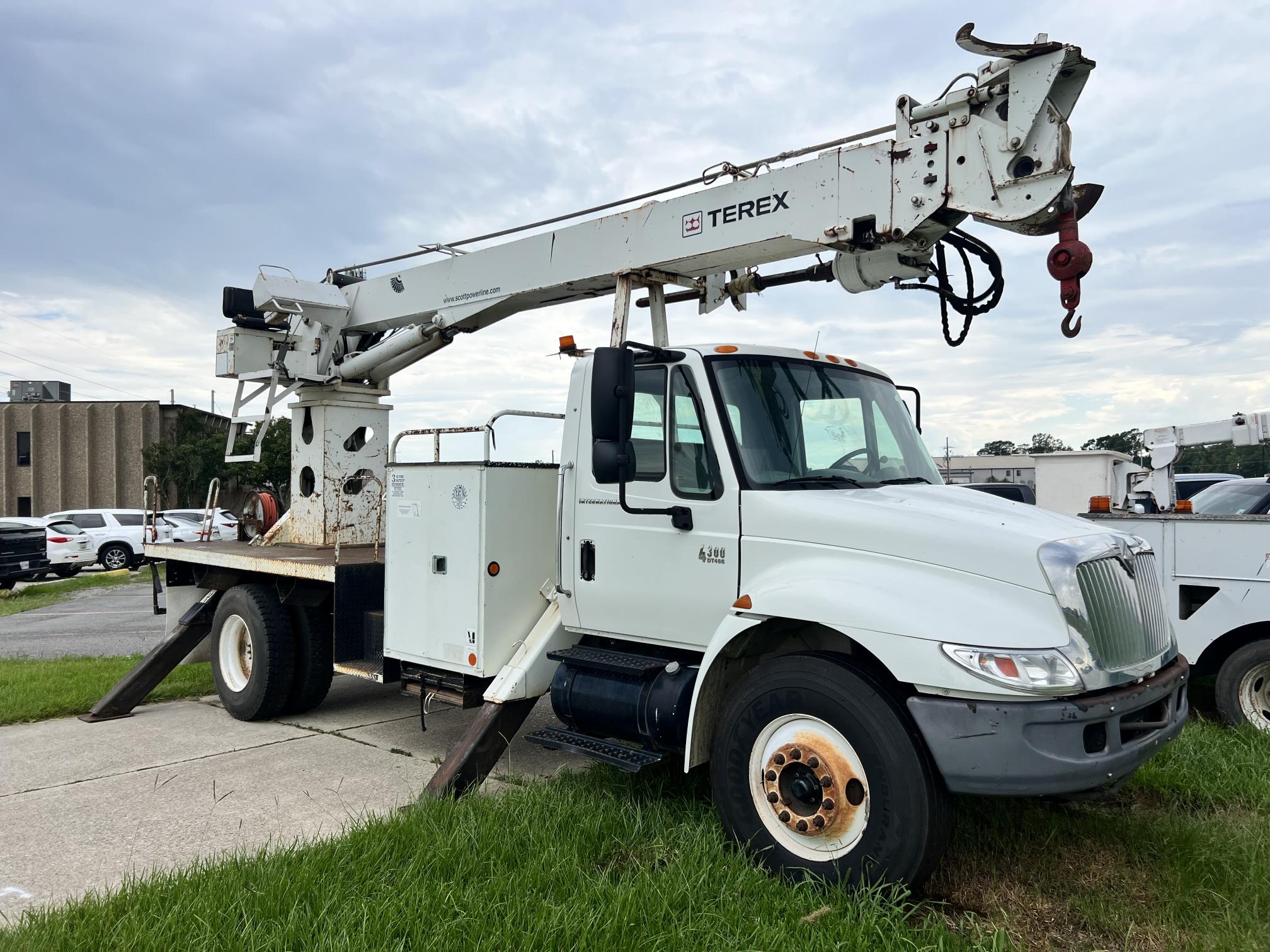 2007 INTERNATIONAL 4300 - Image 2