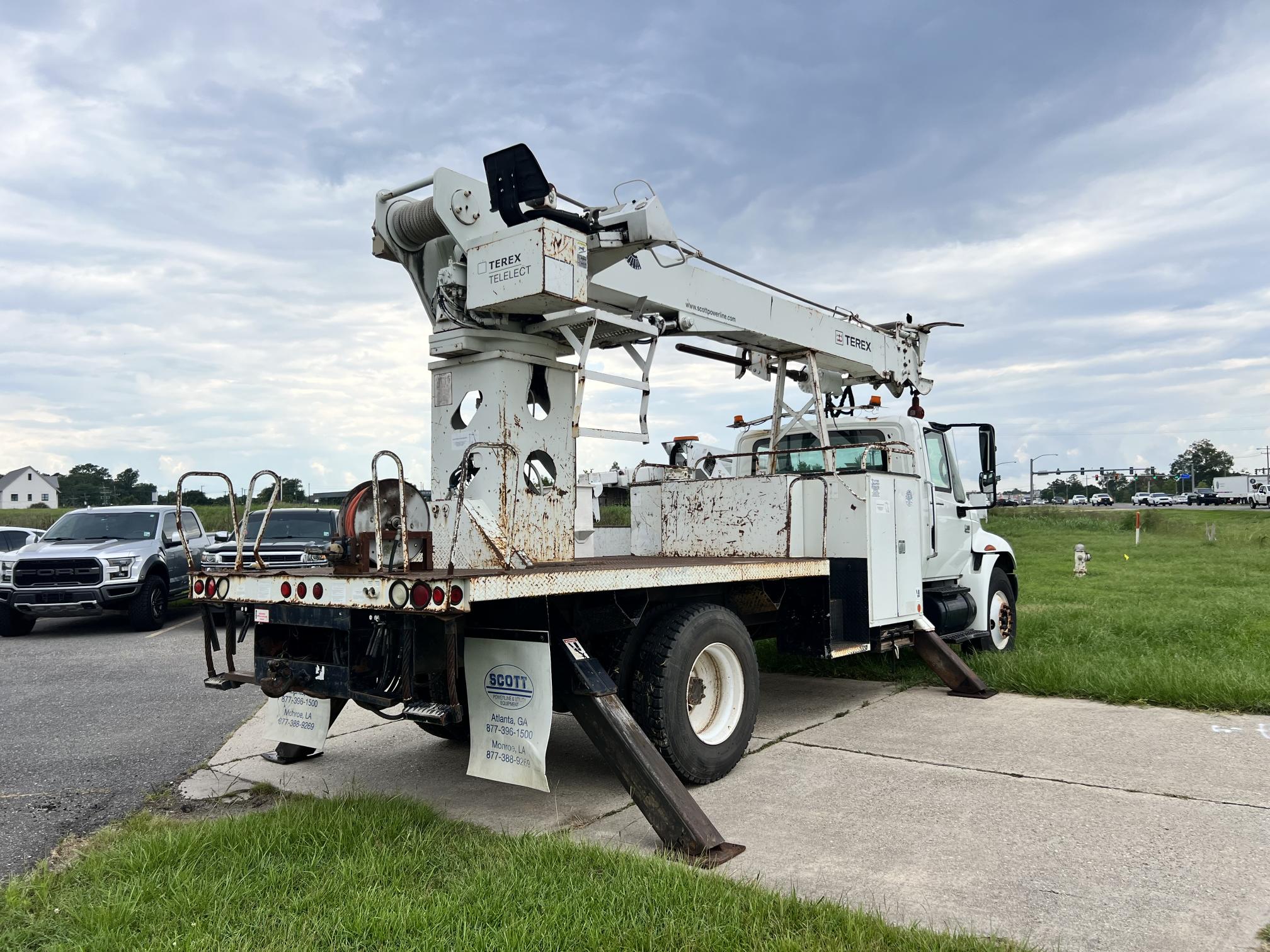 2007 INTERNATIONAL 4300 - Image 8