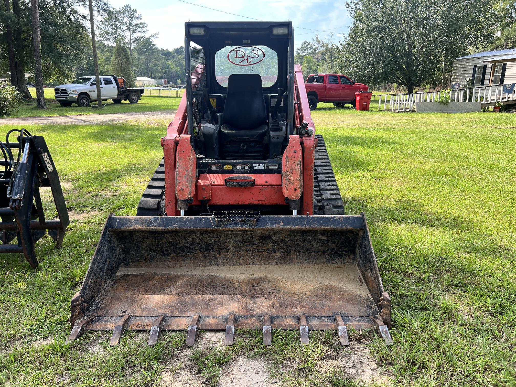 2013 KUBOTA SVL90-2 - view 2 of 33