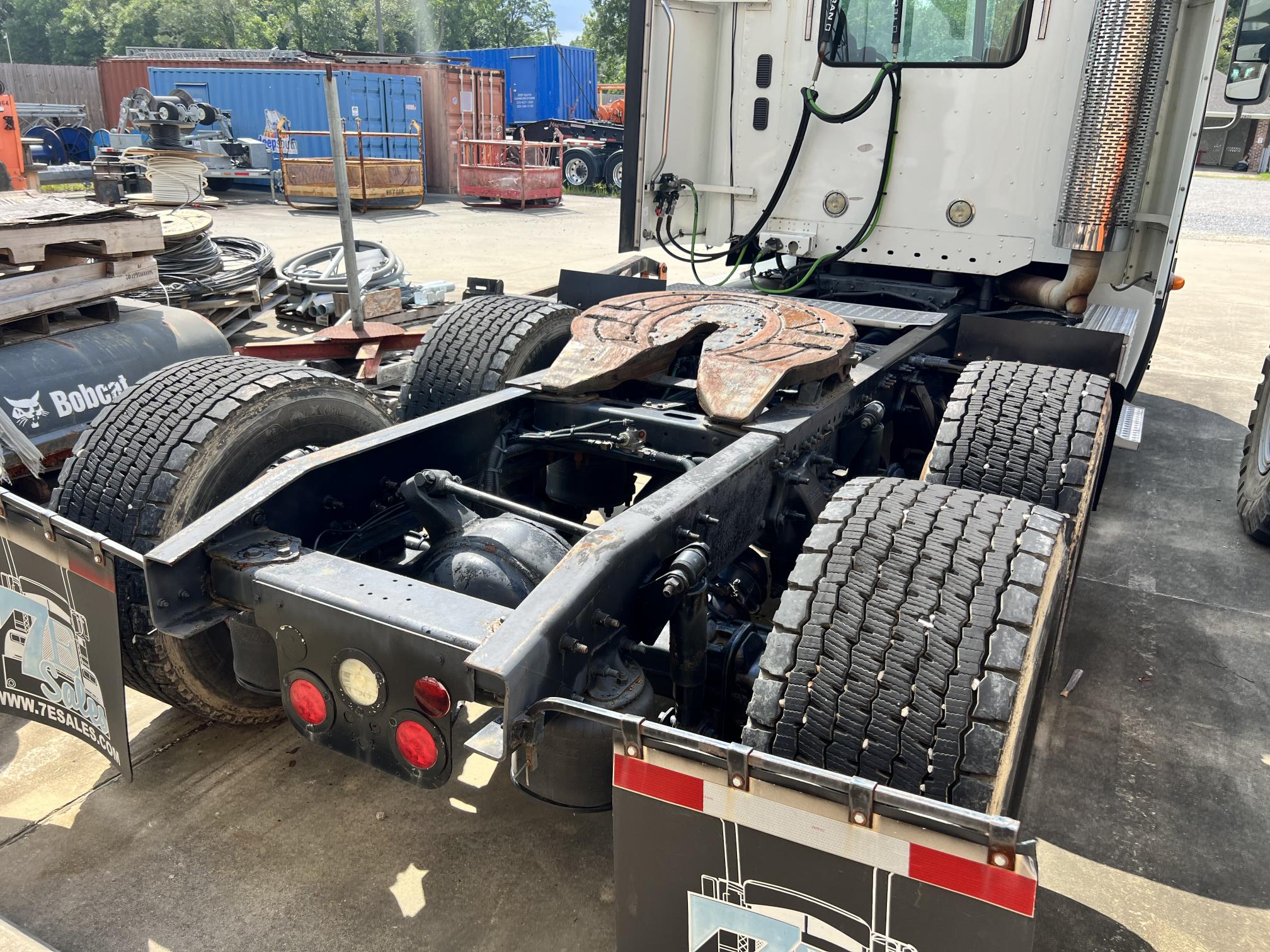 2016 FREIGHTLINER CL120 Glider - Image 12