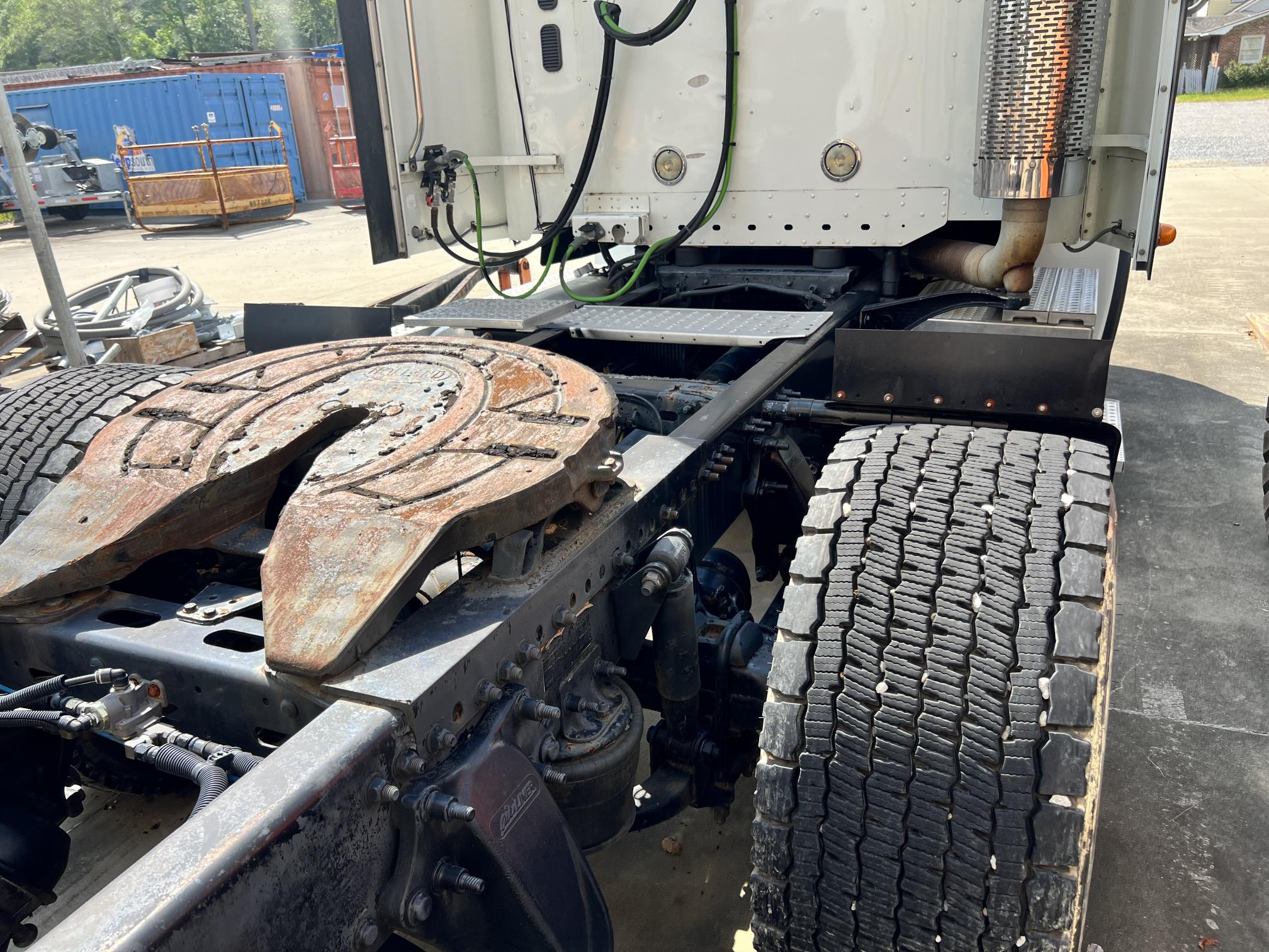 2016 FREIGHTLINER CL120 Glider - Image 14