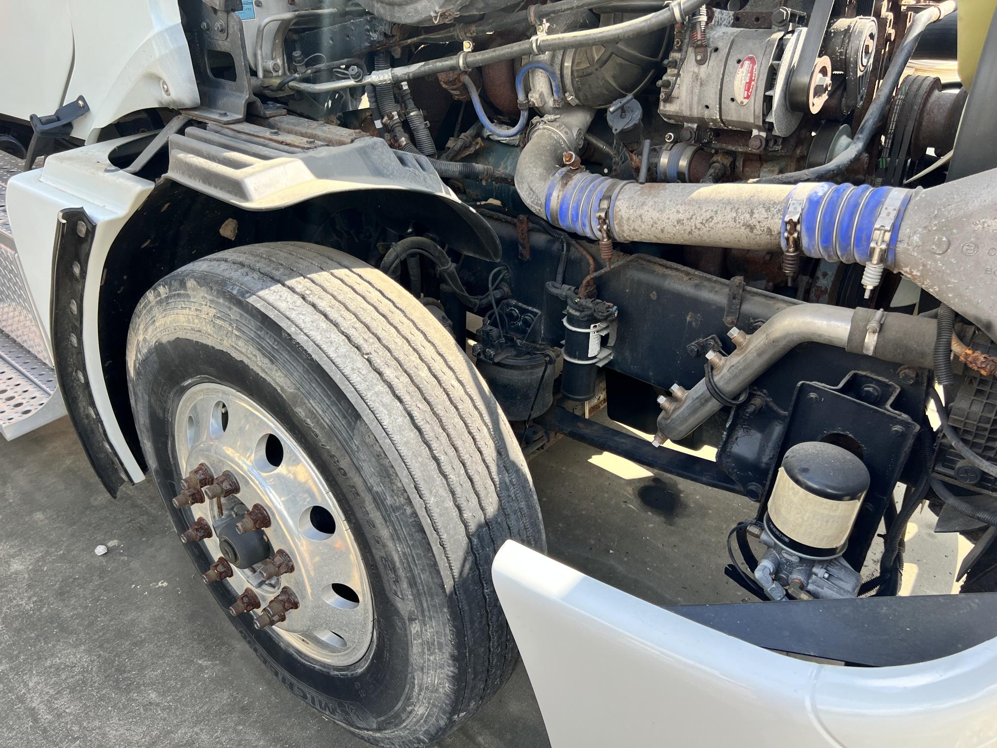 2016 FREIGHTLINER CL120 Glider - view 16 of 30