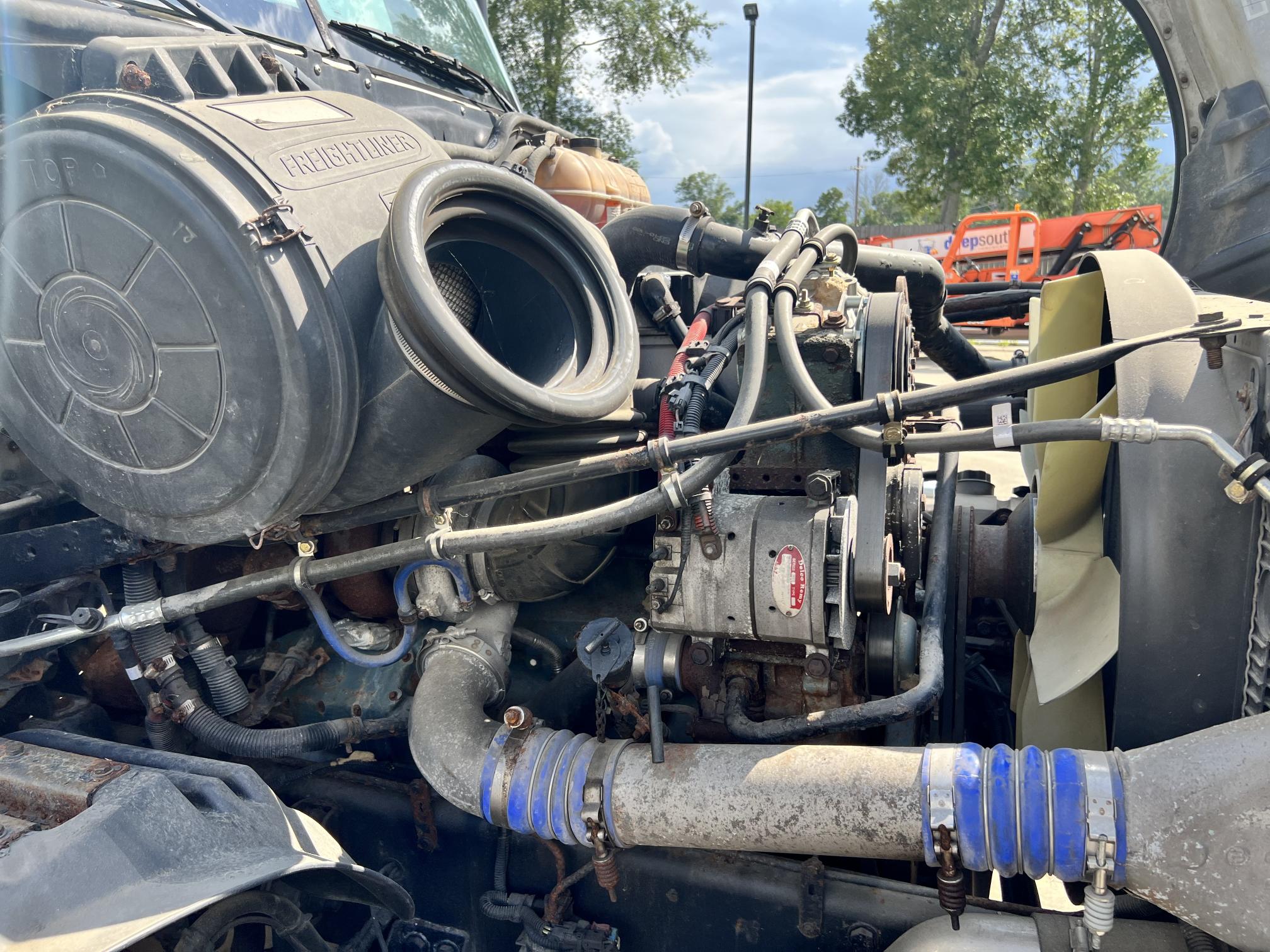 2016 FREIGHTLINER CL120 Glider - Image 17