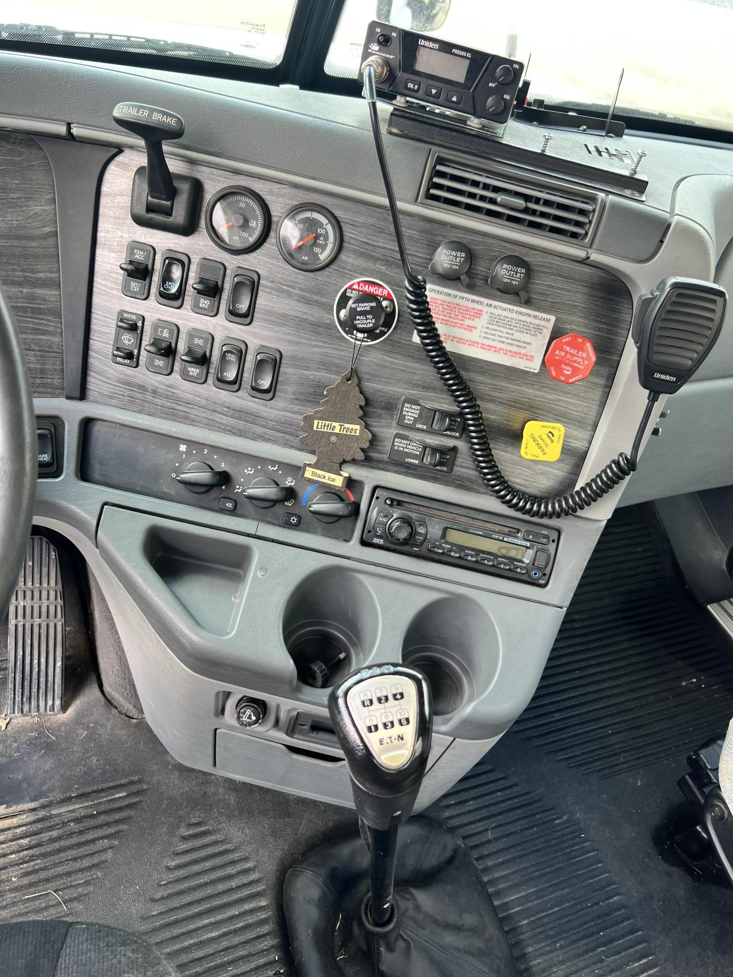 2016 FREIGHTLINER CL120 Glider - Image 24