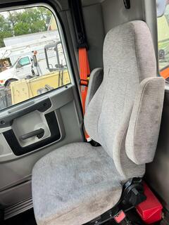 2016 FREIGHTLINER CL120 Glider - Image 25