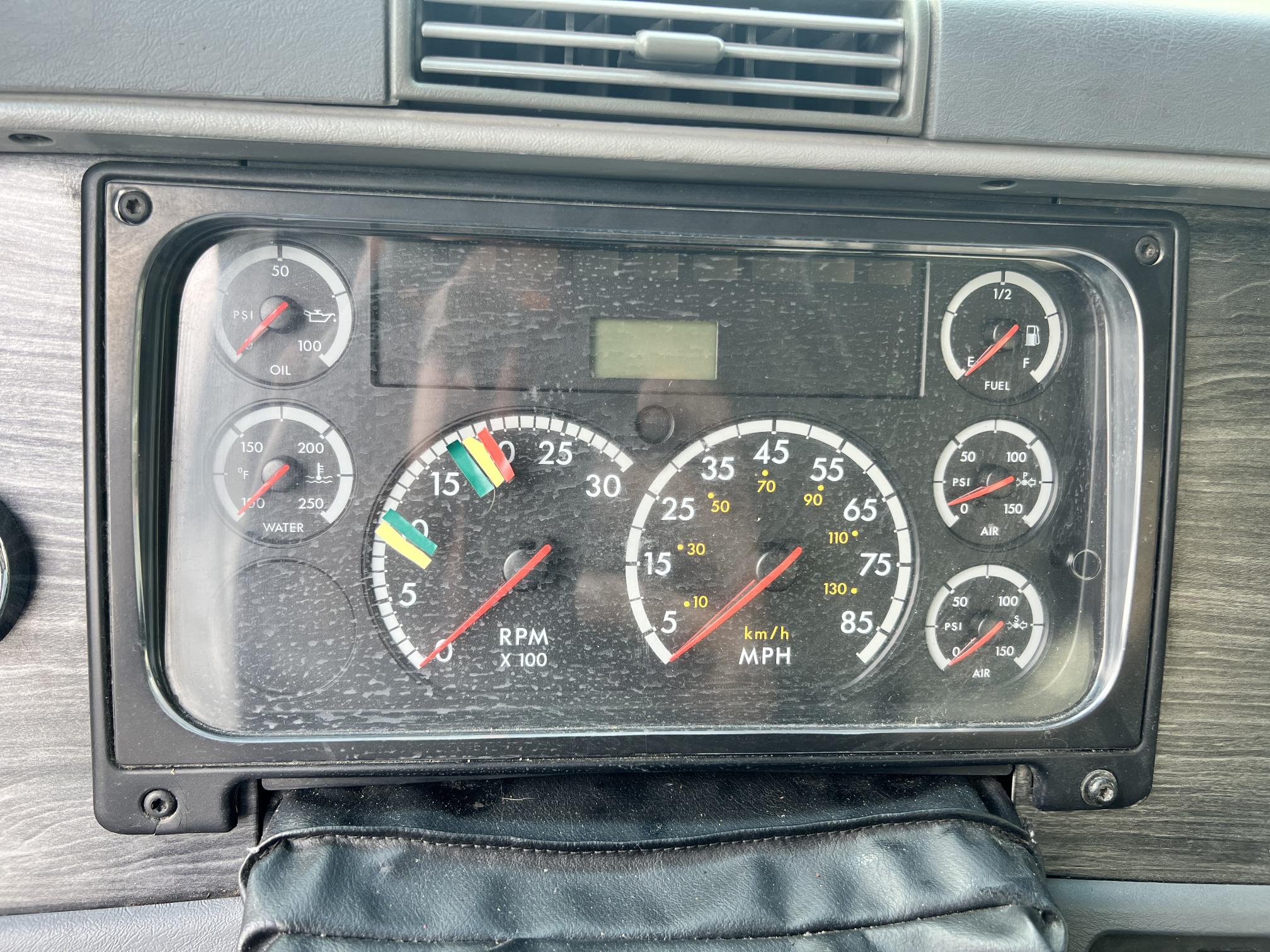 2016 FREIGHTLINER CL120 Glider - Image 26