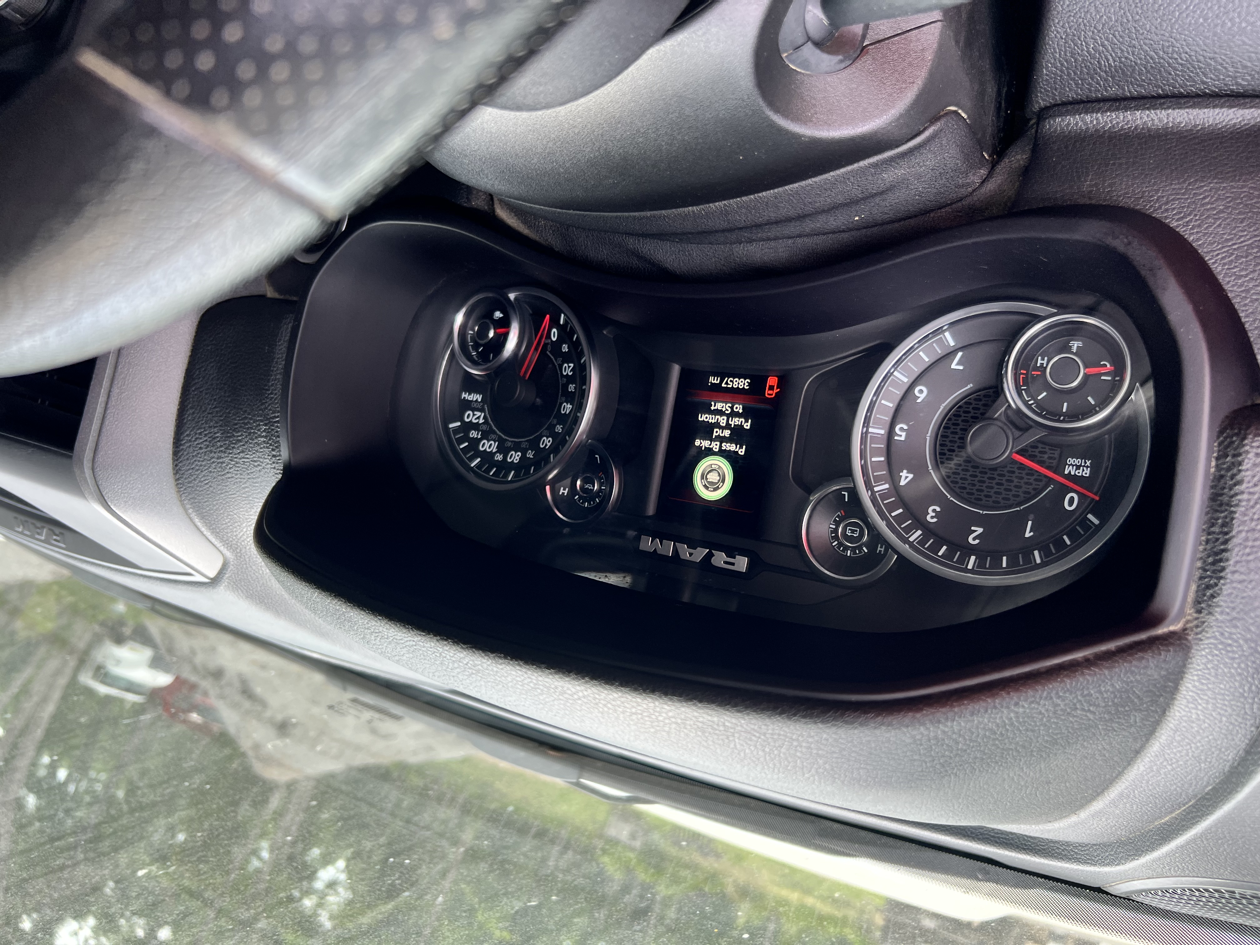 2022 RAM 3500 - Image 8