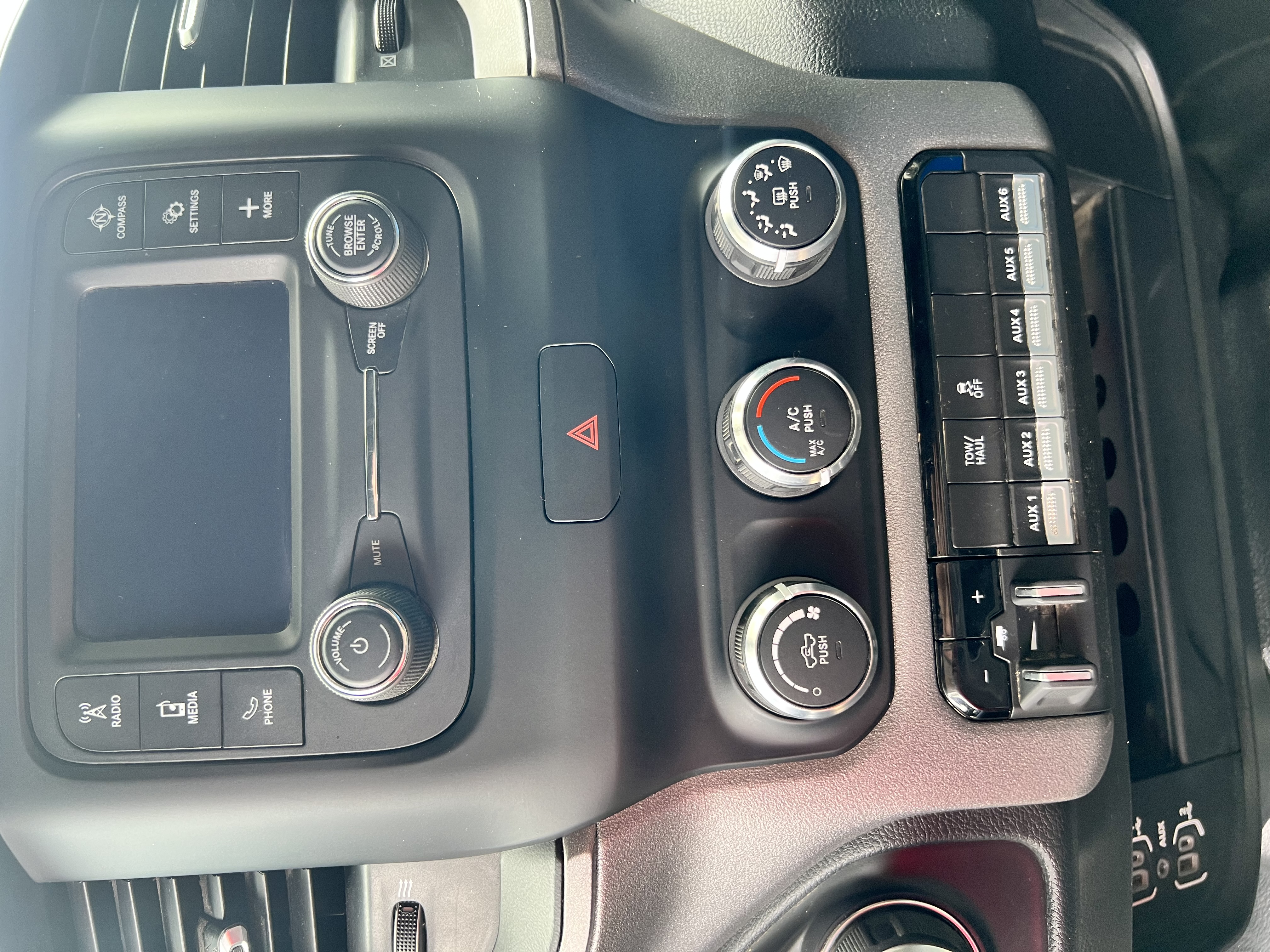 2022 RAM 3500 - Image 11