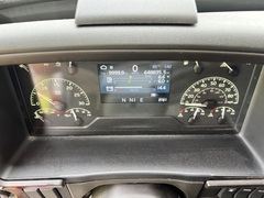 2019 VOLVO VNL860 - Image 40