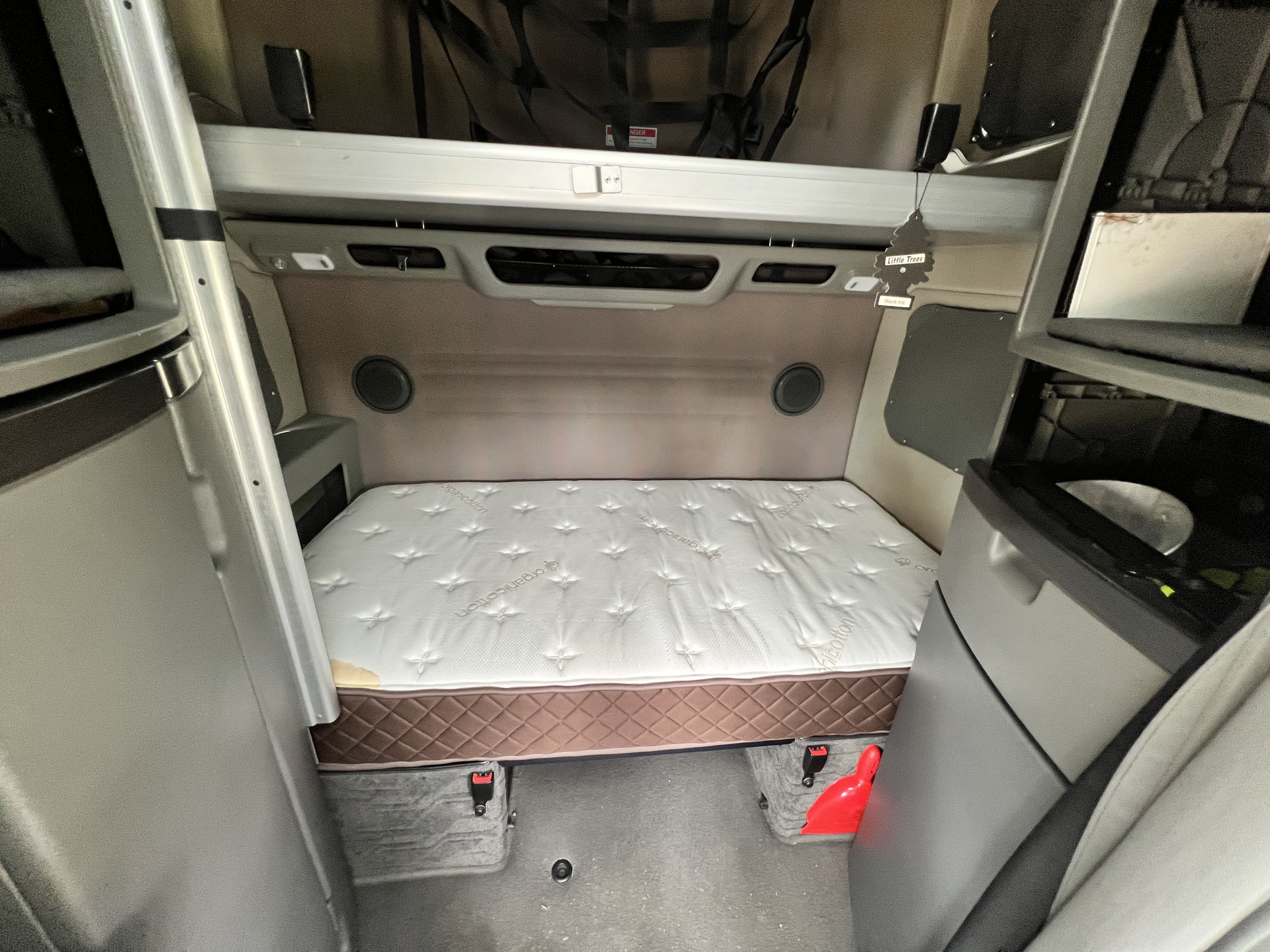 2019 VOLVO VNL860 - Image 44