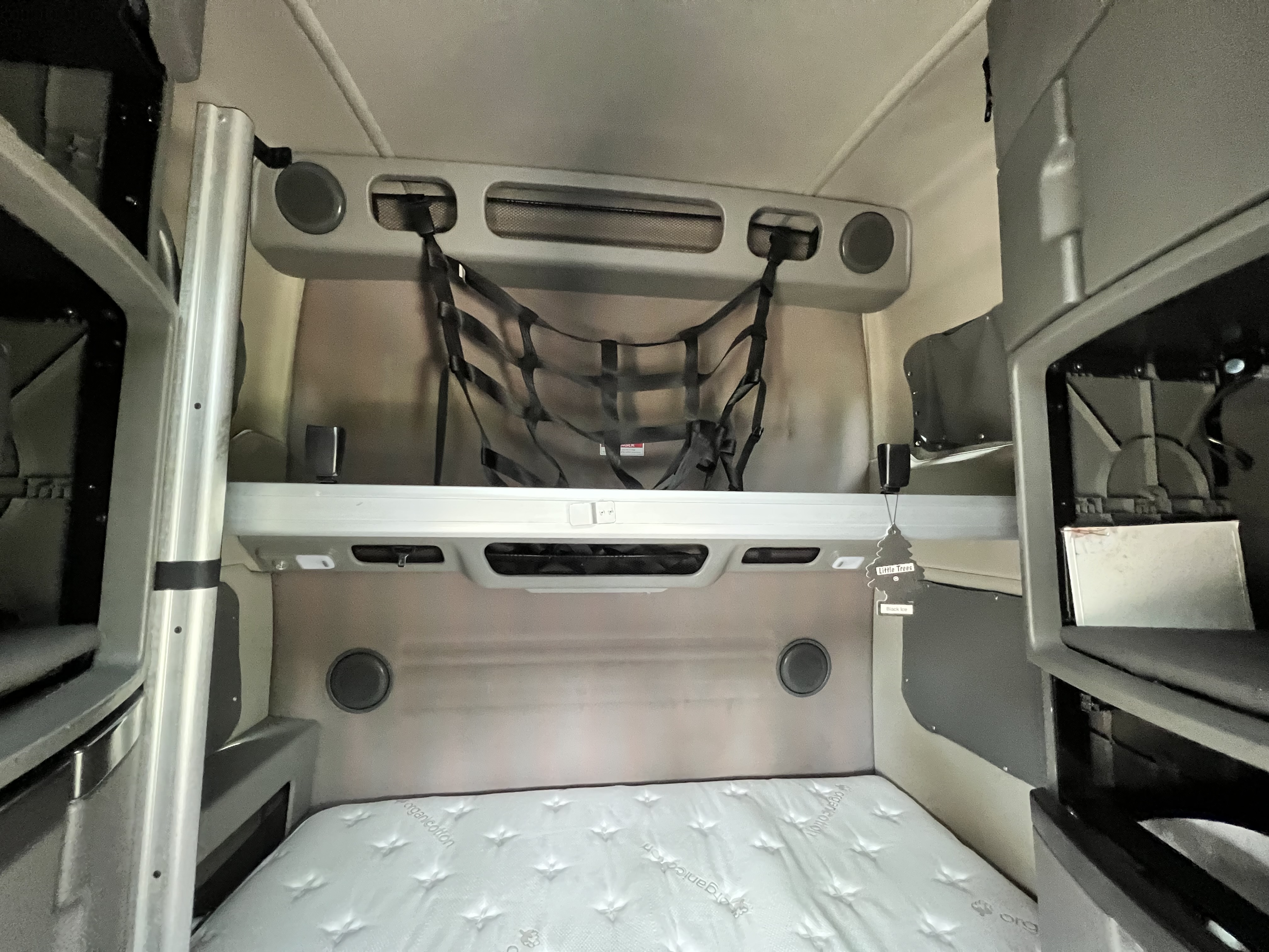 2019 VOLVO VNL860 - Image 41