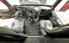 2019 VOLVO VNL860 - Image 33