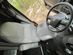 2019 VOLVO VNL860 - Image 38