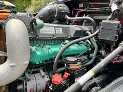 2019 VOLVO VNL860 - Image 31