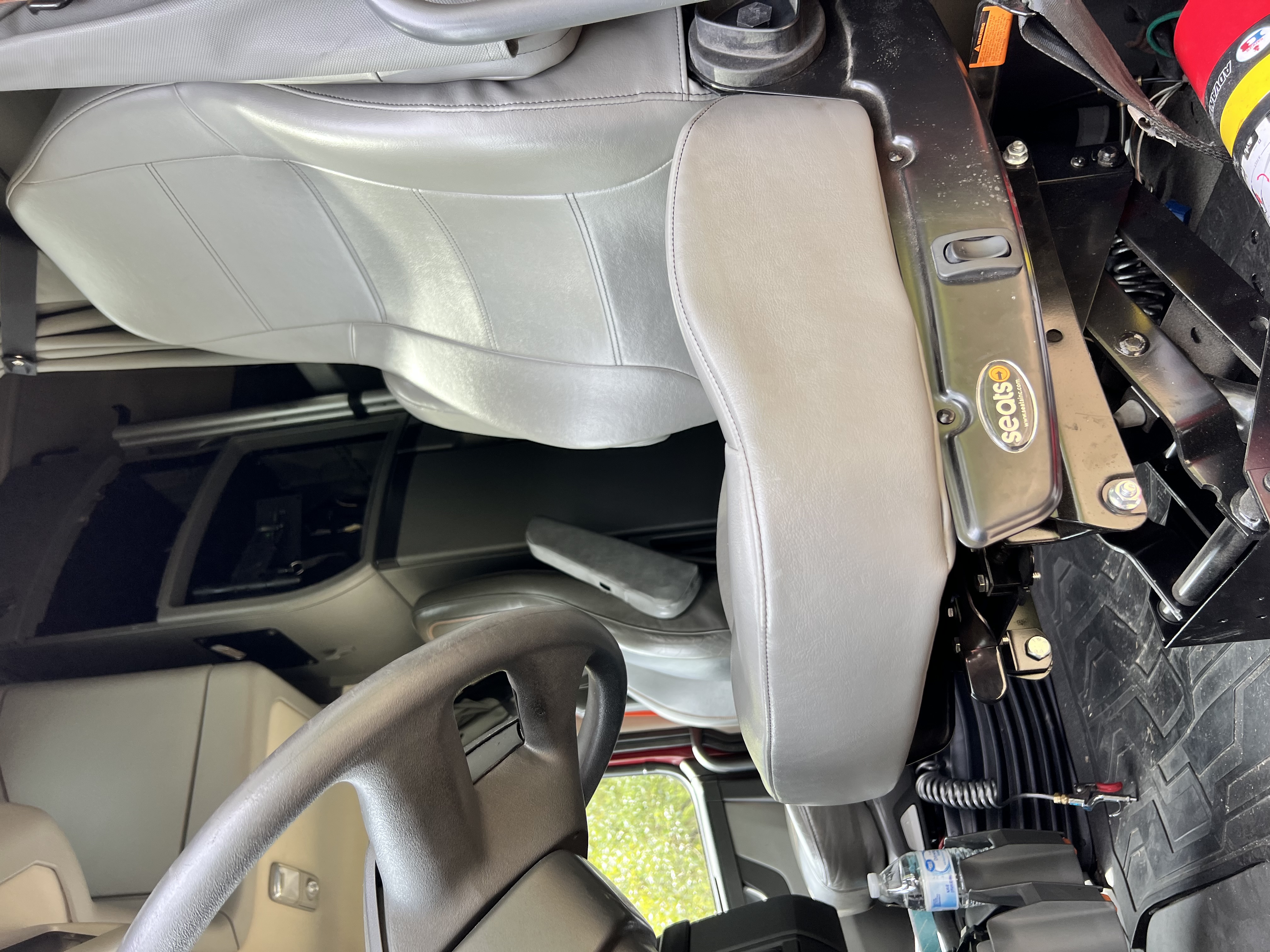 2019 VOLVO VNL860 - Image 46