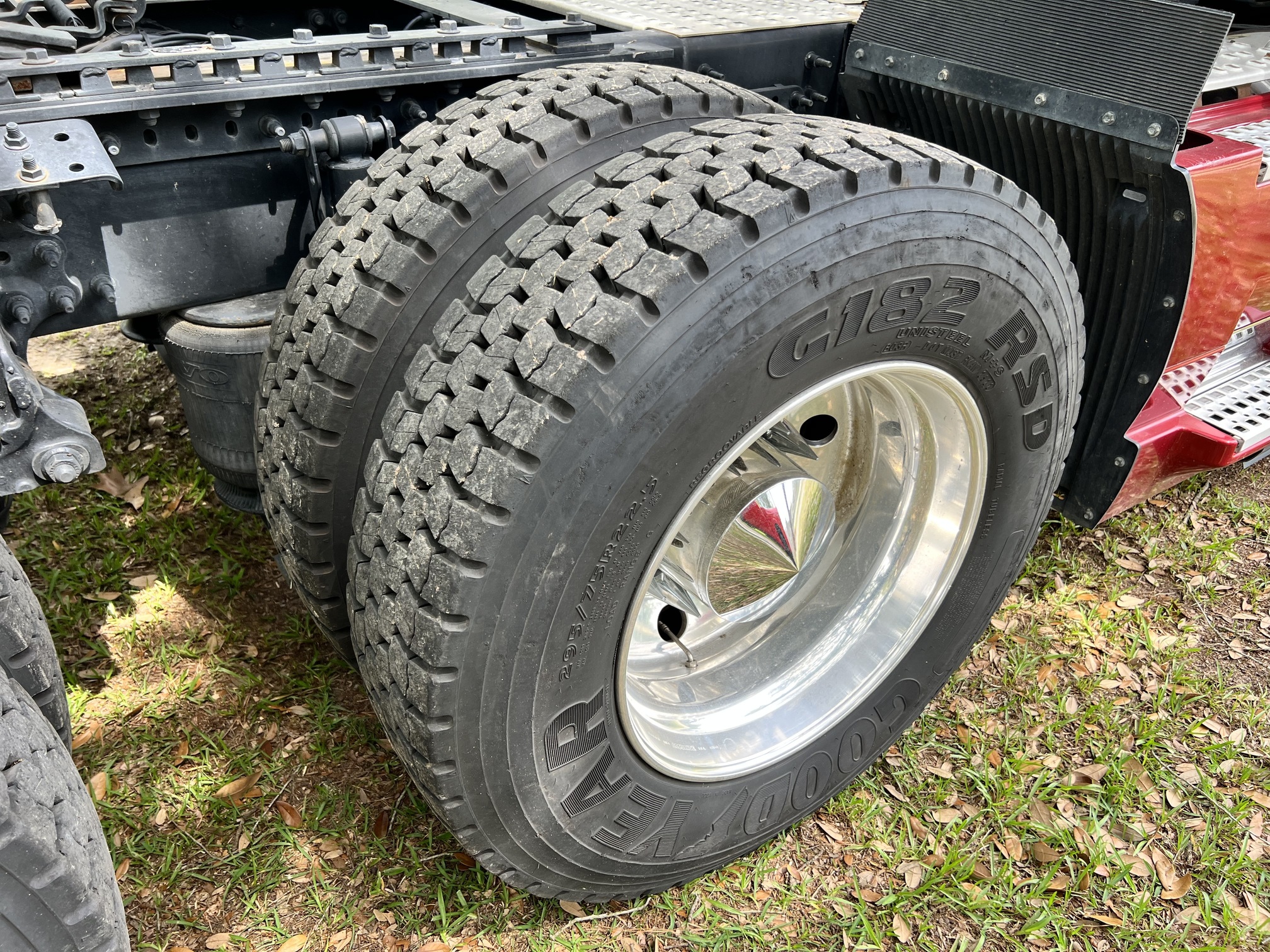 2019 VOLVO VNL860 - Image 16