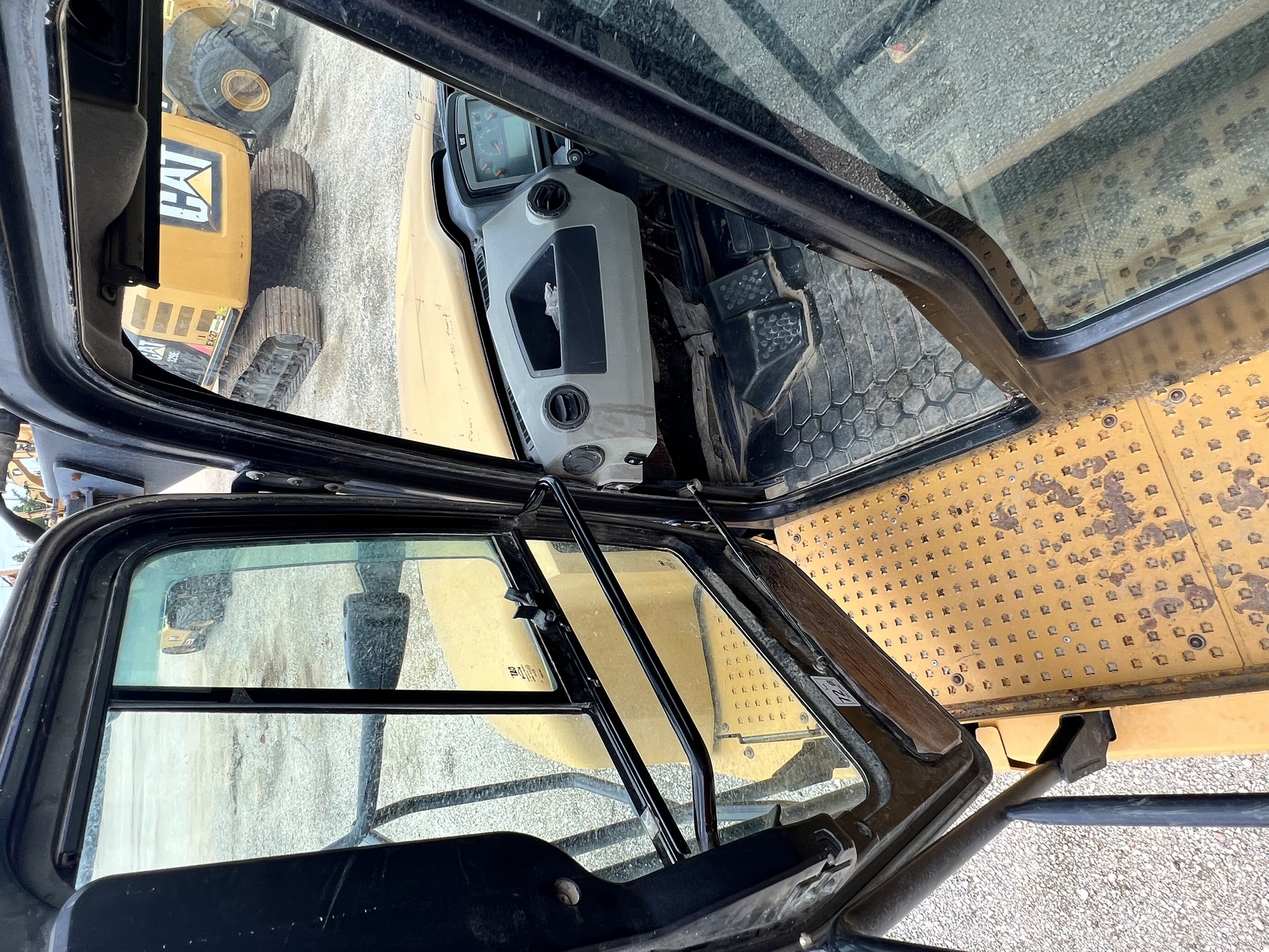 2019 CATERPILLAR 735 - Image 23