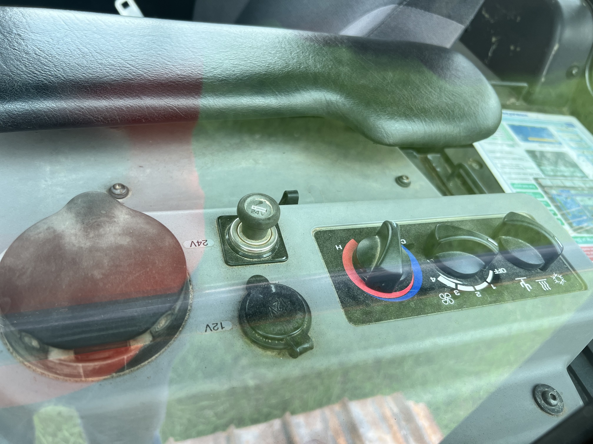 2015 KOMATSU D39PX-23 - Image 29