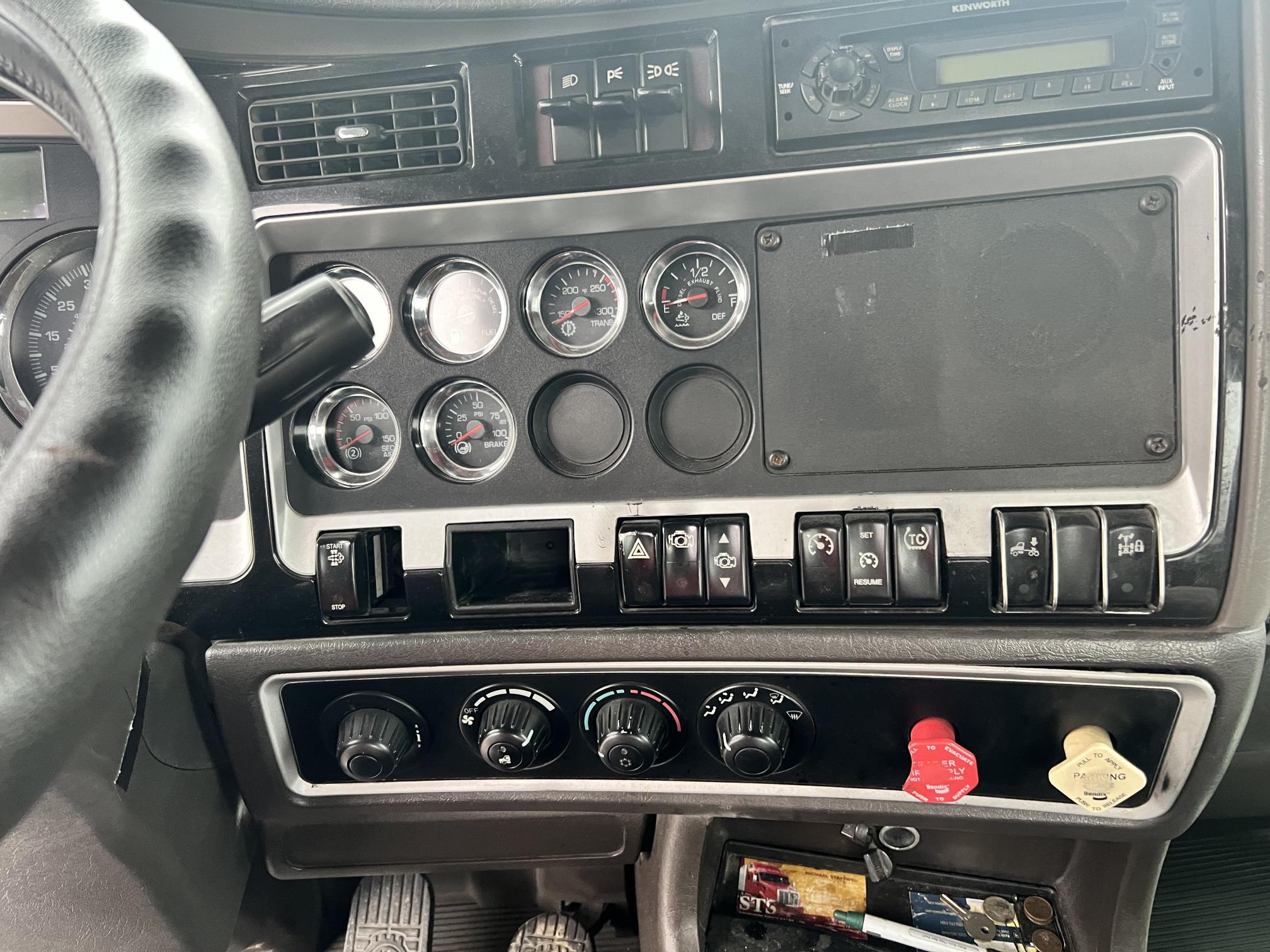 2012 KENWORTH T6 - Image 27